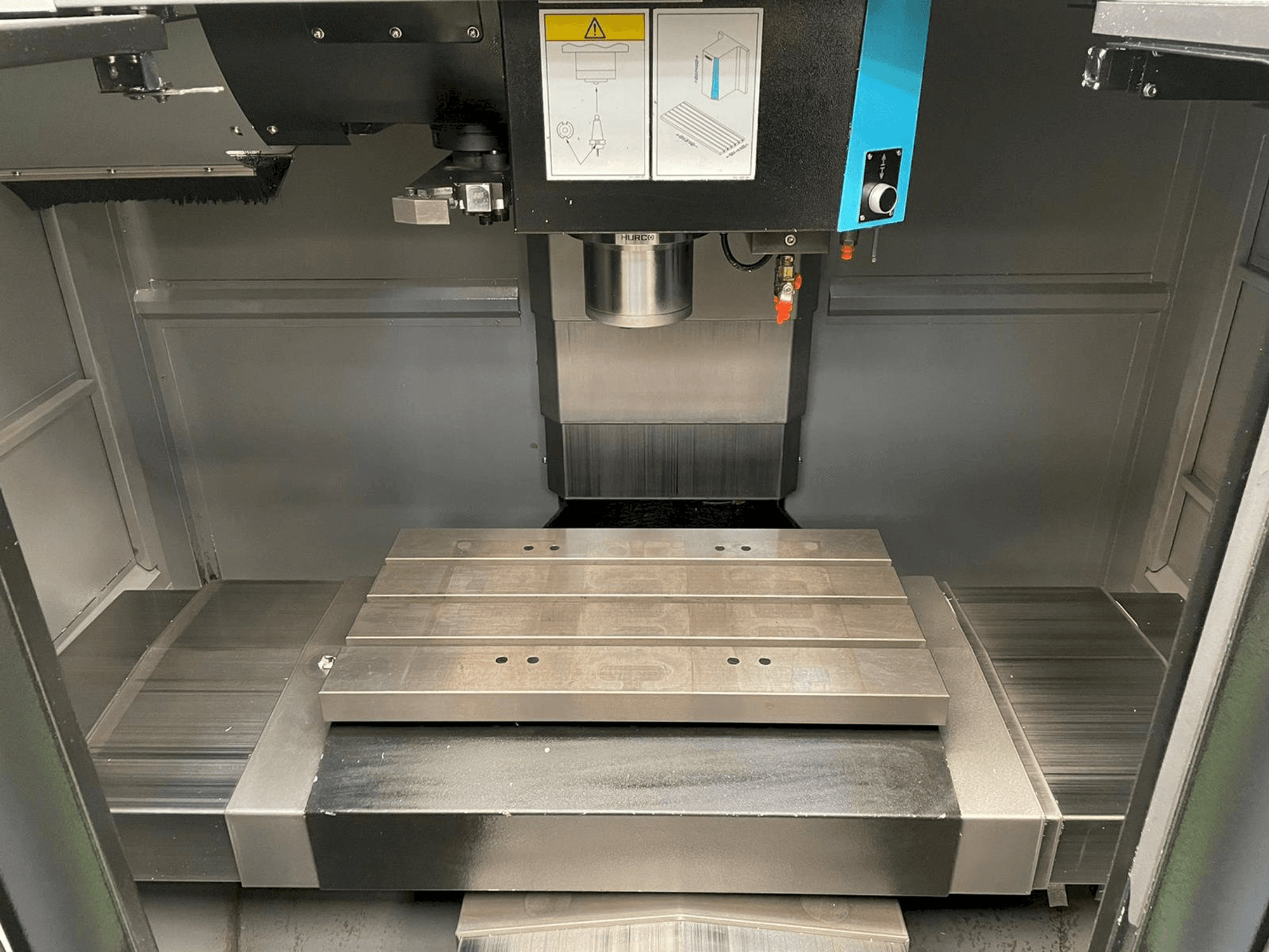 Masina Hurco VM 10i eestvaade