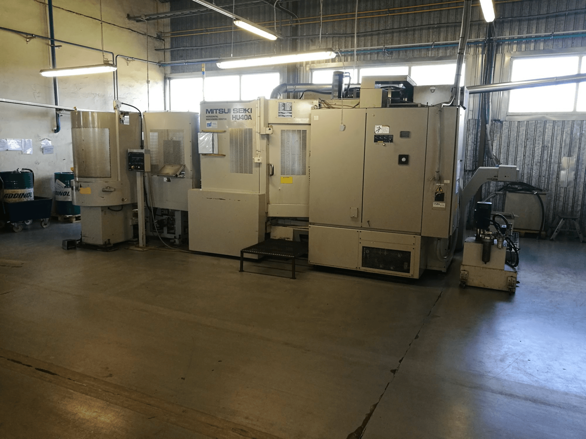 Masina Mitsui Seiki HU40A eestvaade