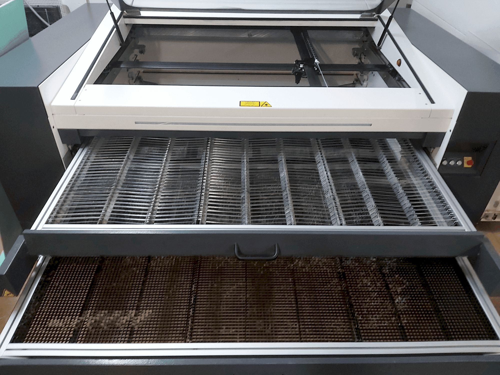 Masina SEI SPA X-Type 1610 eestvaade