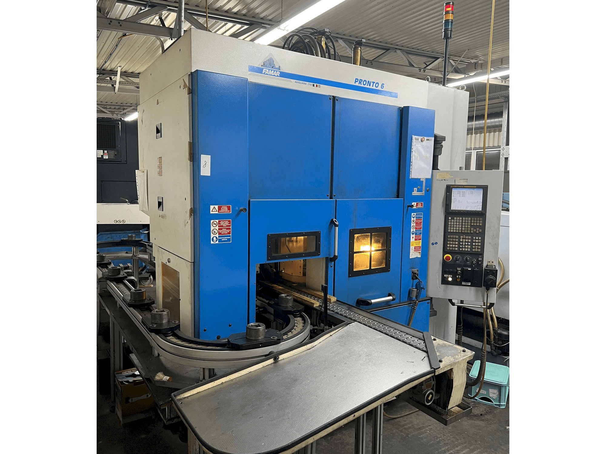 Masina Famar Pronto 6 eestvaade