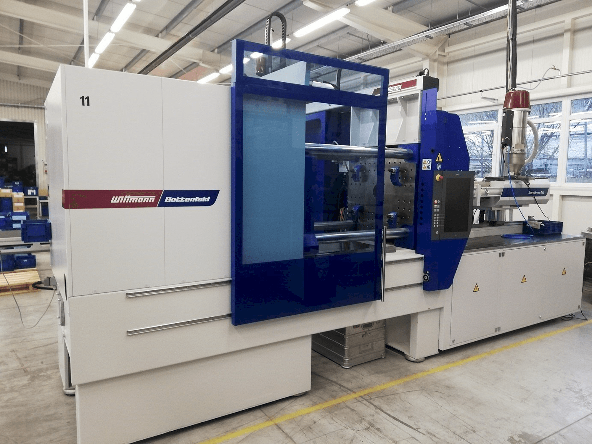 Masina Battenfeld ECO Power 180/750 eestvaade