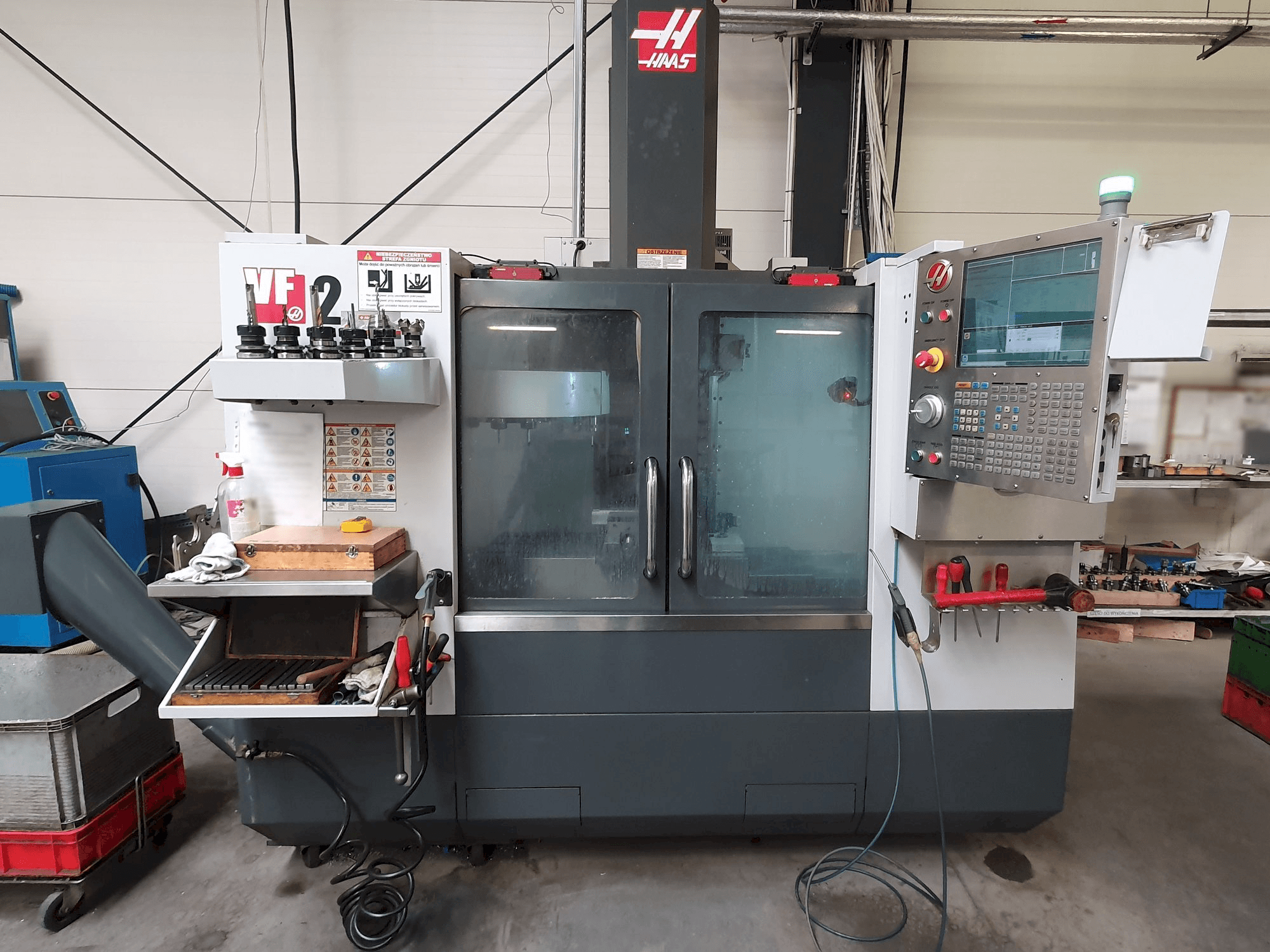 Masina HAAS VF-2 eestvaade