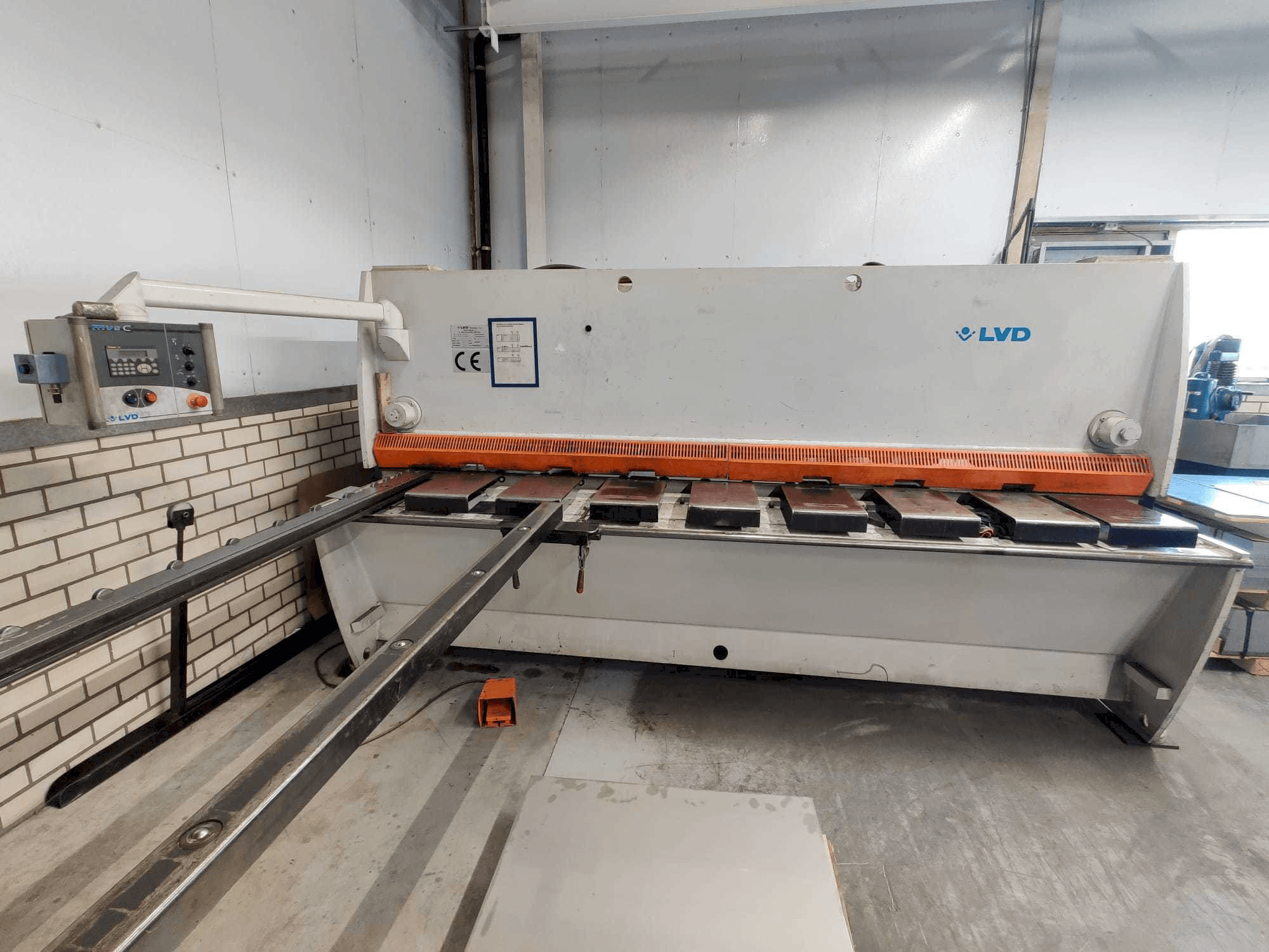 Masina LVD MVSC 06/31 eestvaade