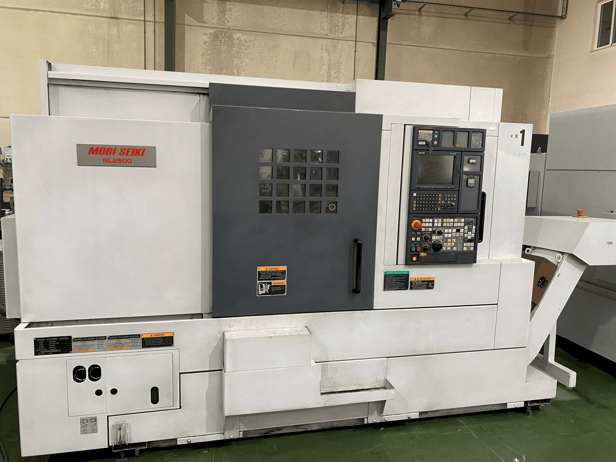 Masina MORI SEIKI NL 2500 SY (2007) eestvaade