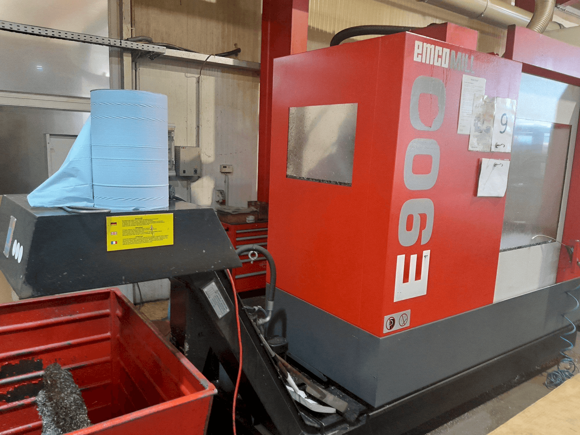 Masina EMCO E900 eestvaade