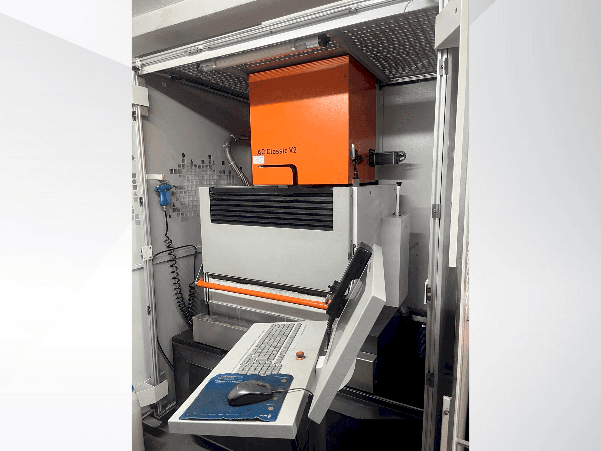 Masina AgieCharmilles Classic V2 eestvaade