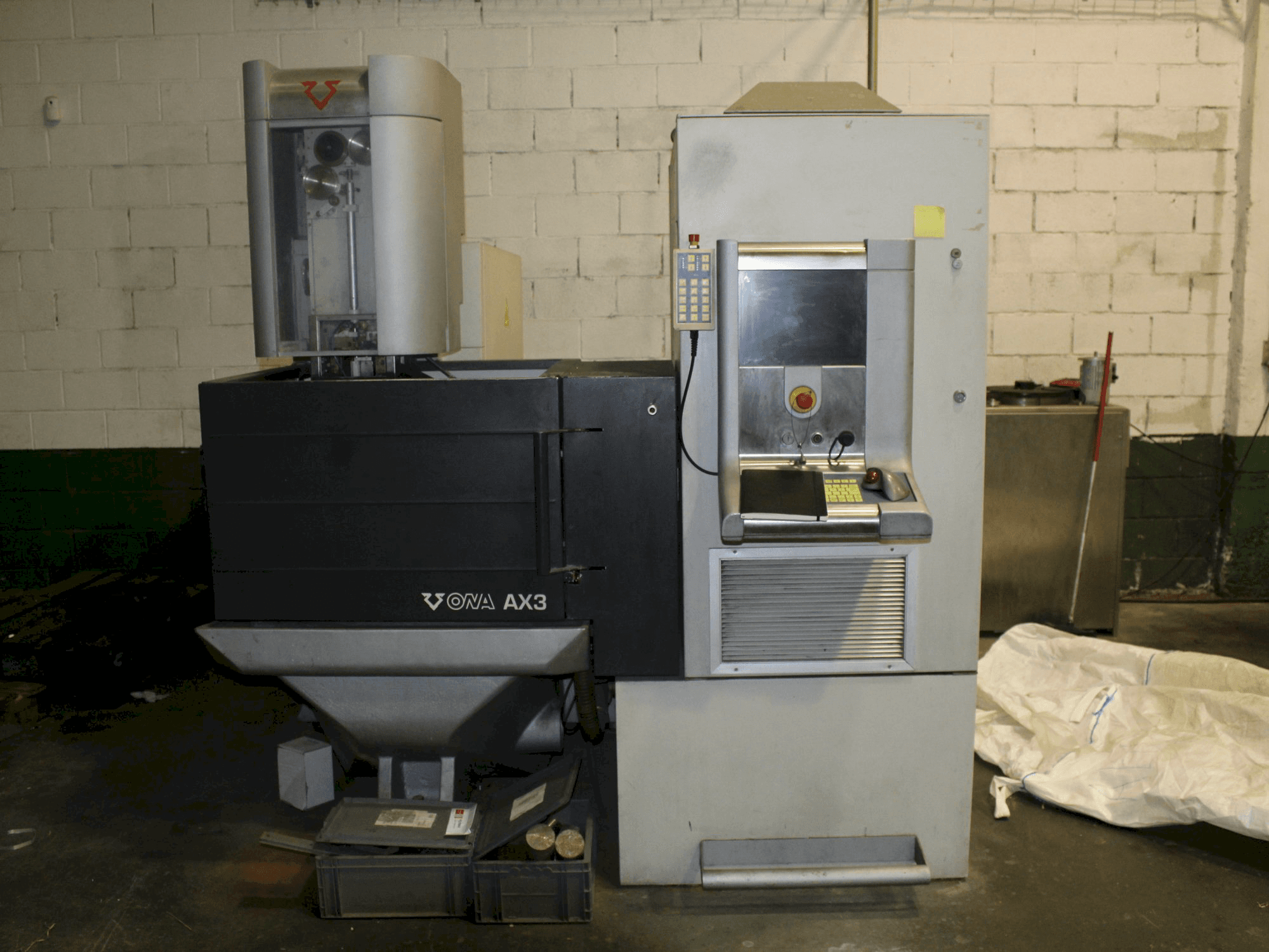 Masina ONA AX3 eestvaade