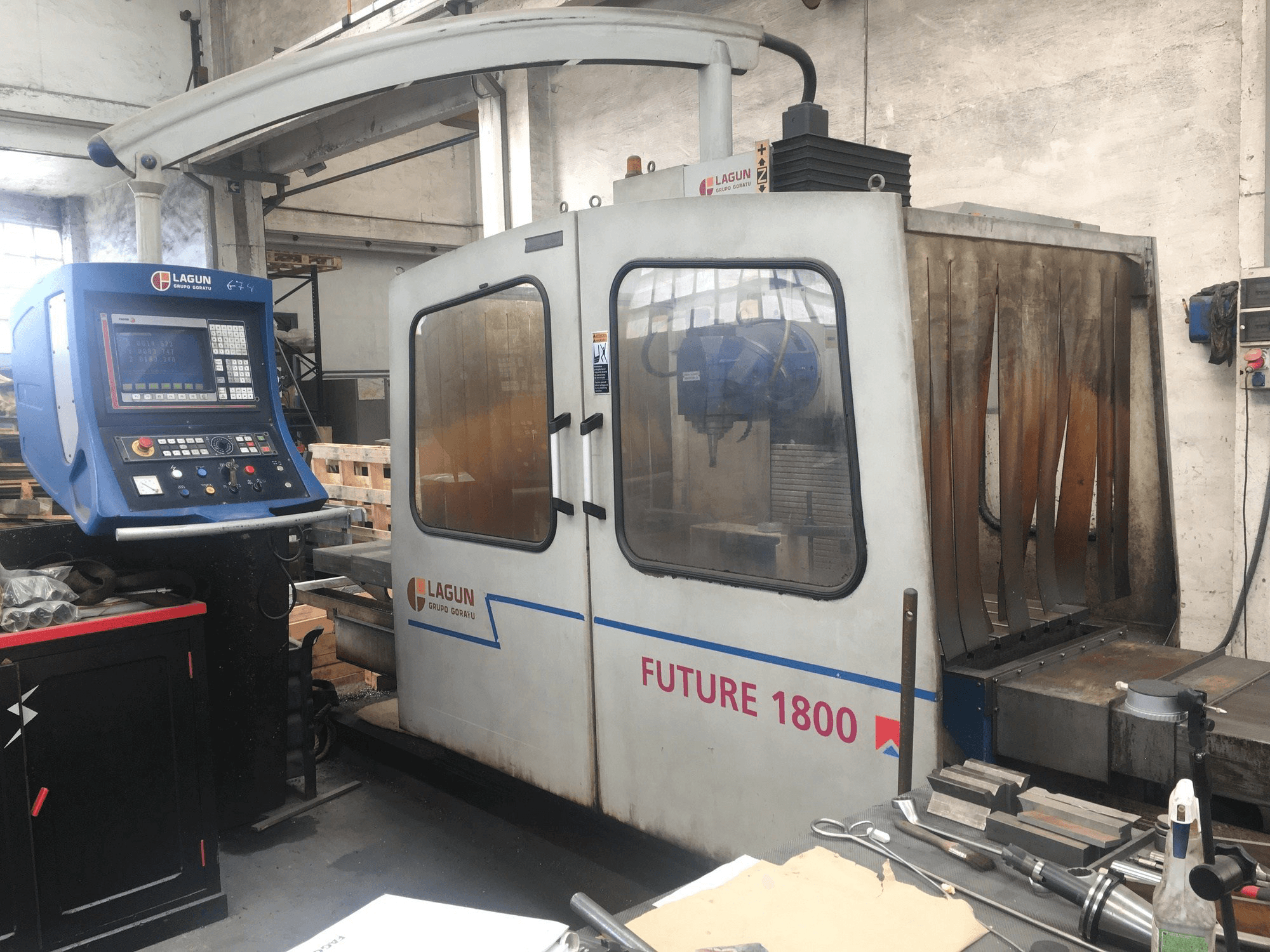 Masina LAGUN Future 1800 eestvaade