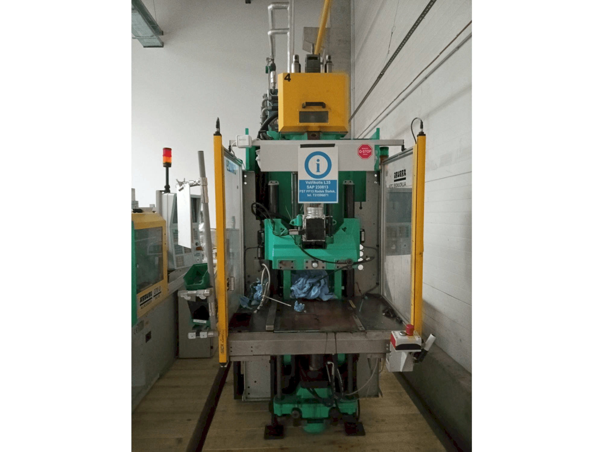 Masina Arburg Allrounder 275V 250-70 eestvaade