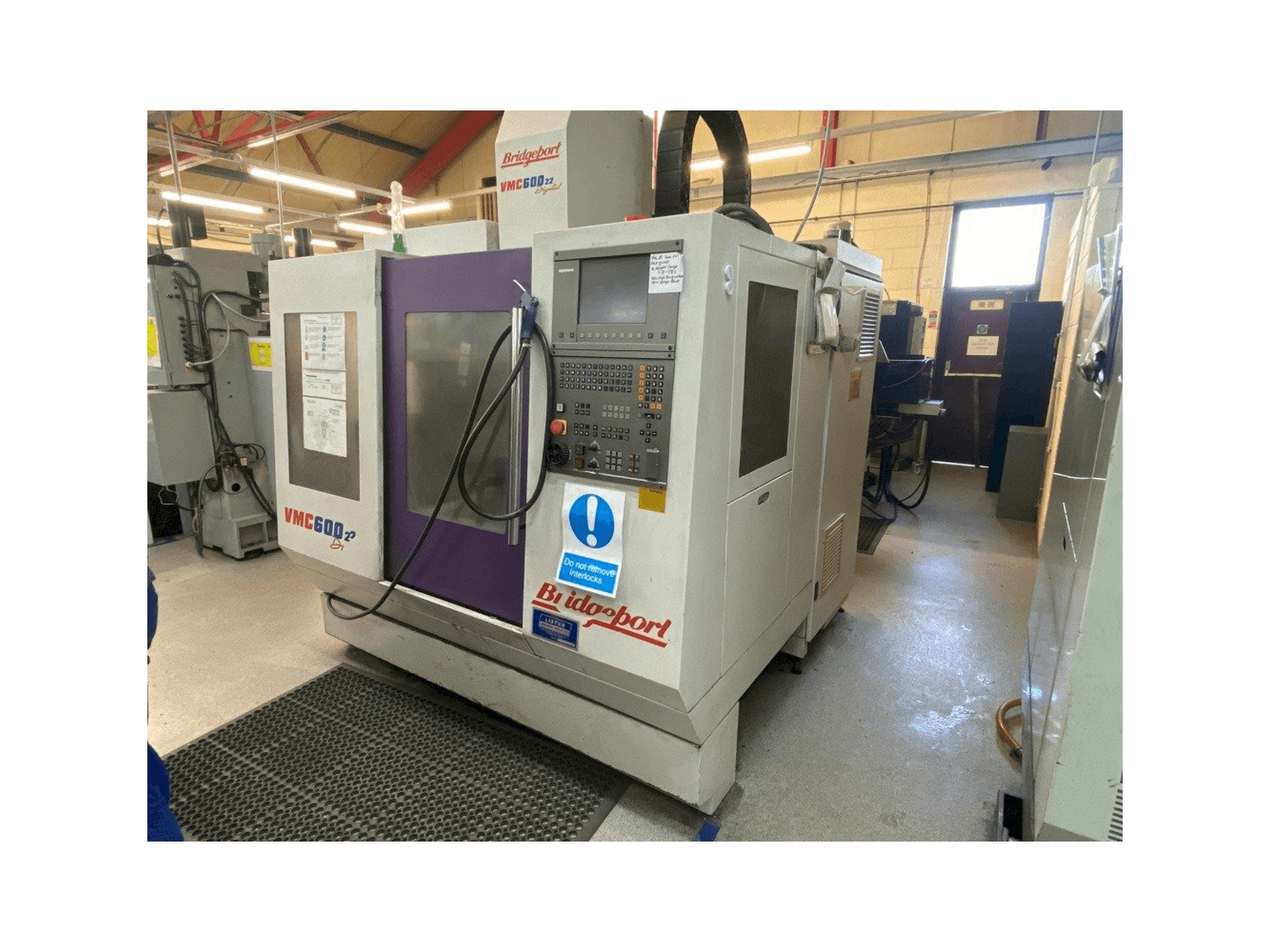 Masina Bridgeport VMC 600/22 Digital eestvaade