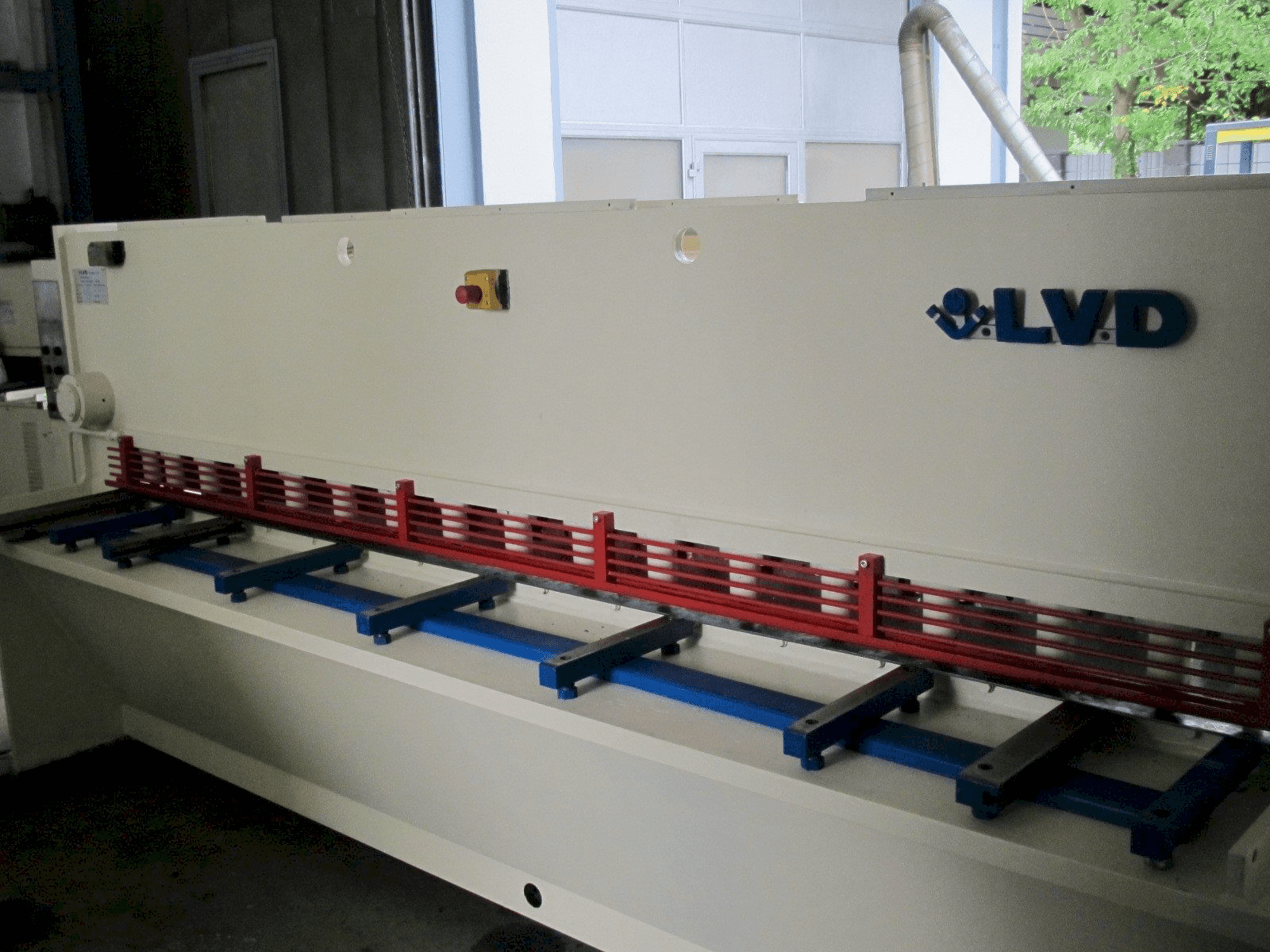 Masina LVD HST 31/6 eestvaade