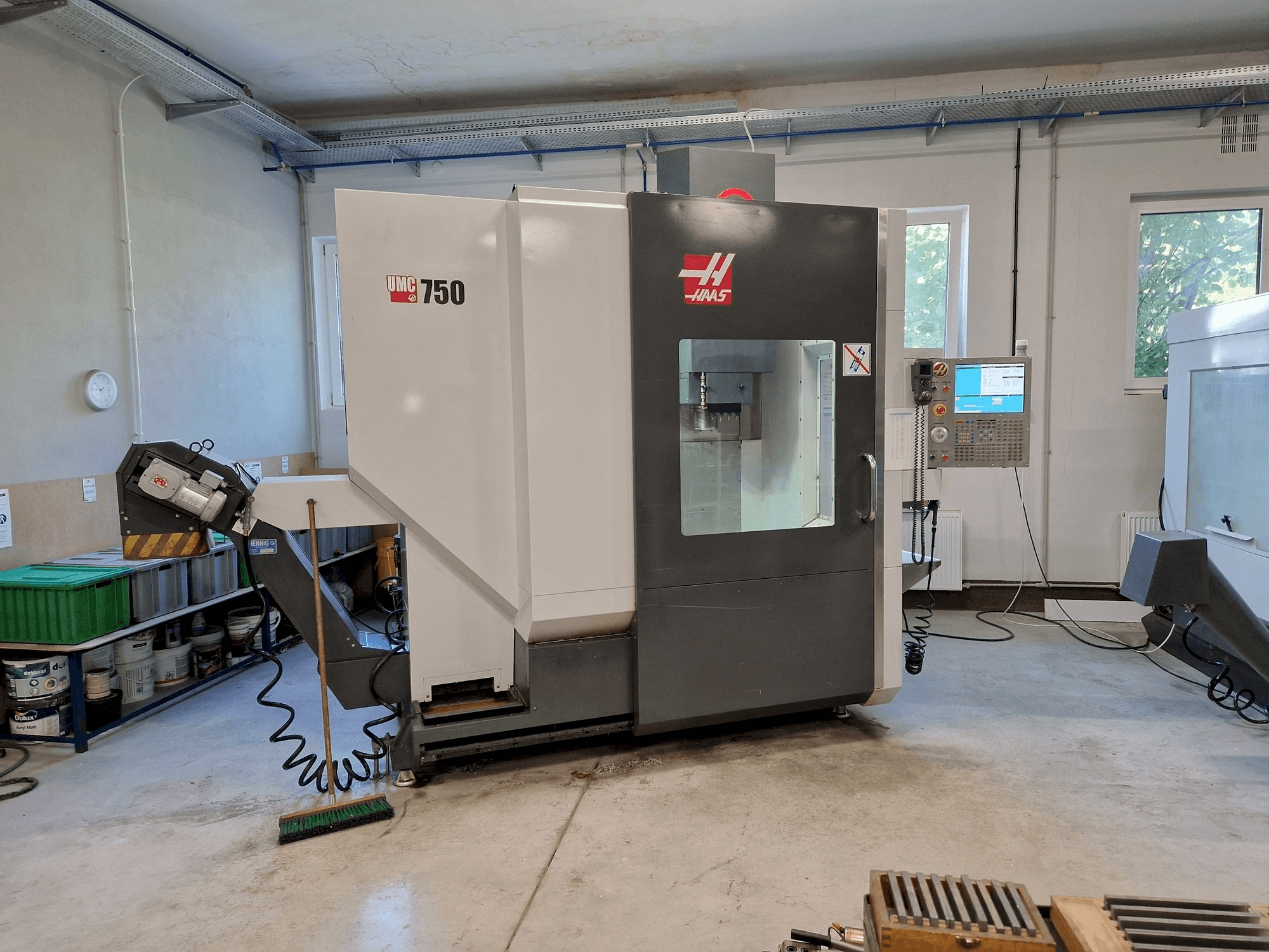 Masina HAAS UMC-750 eestvaade