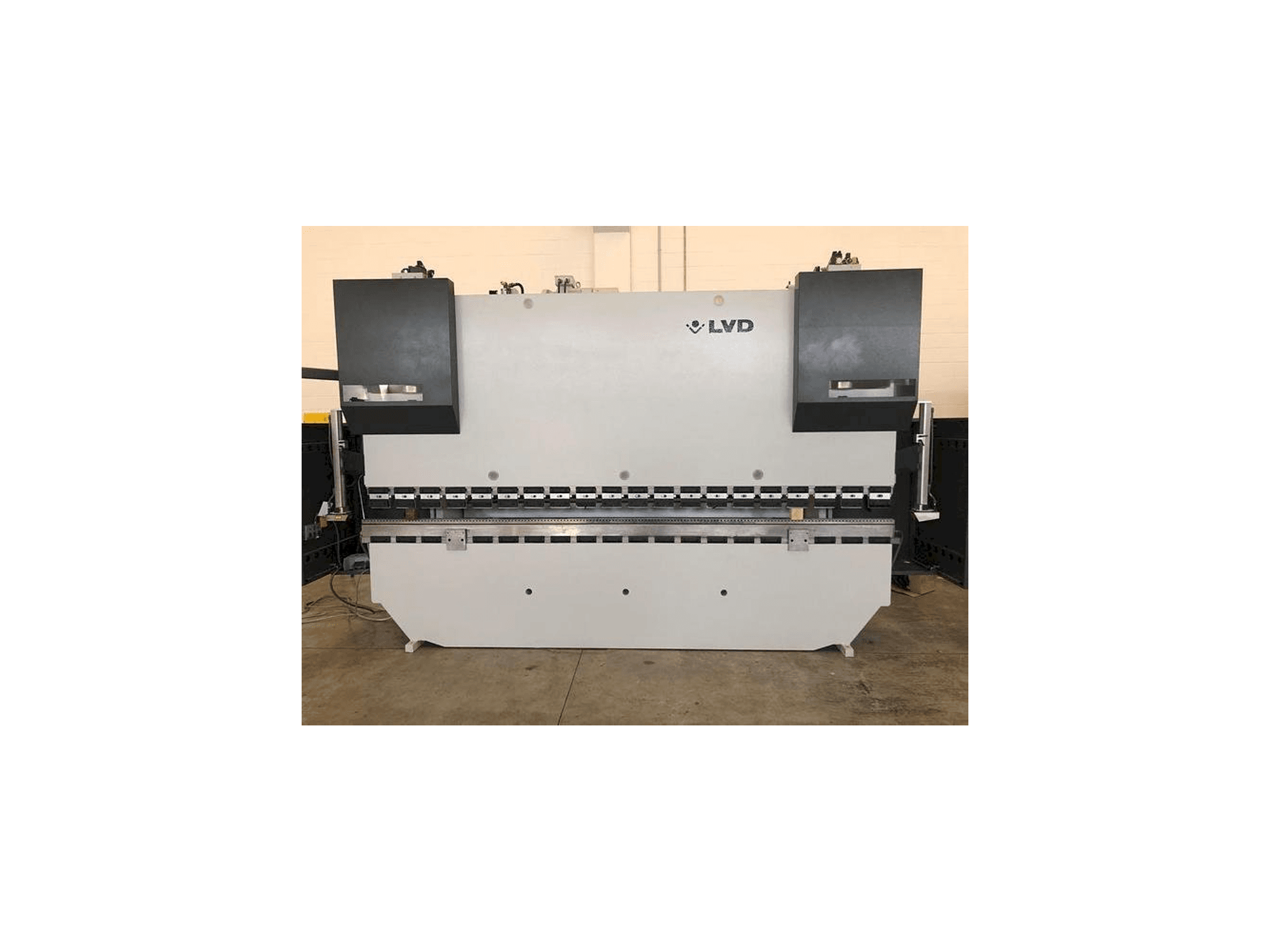 Masina LVD PPEB 170/40 eestvaade