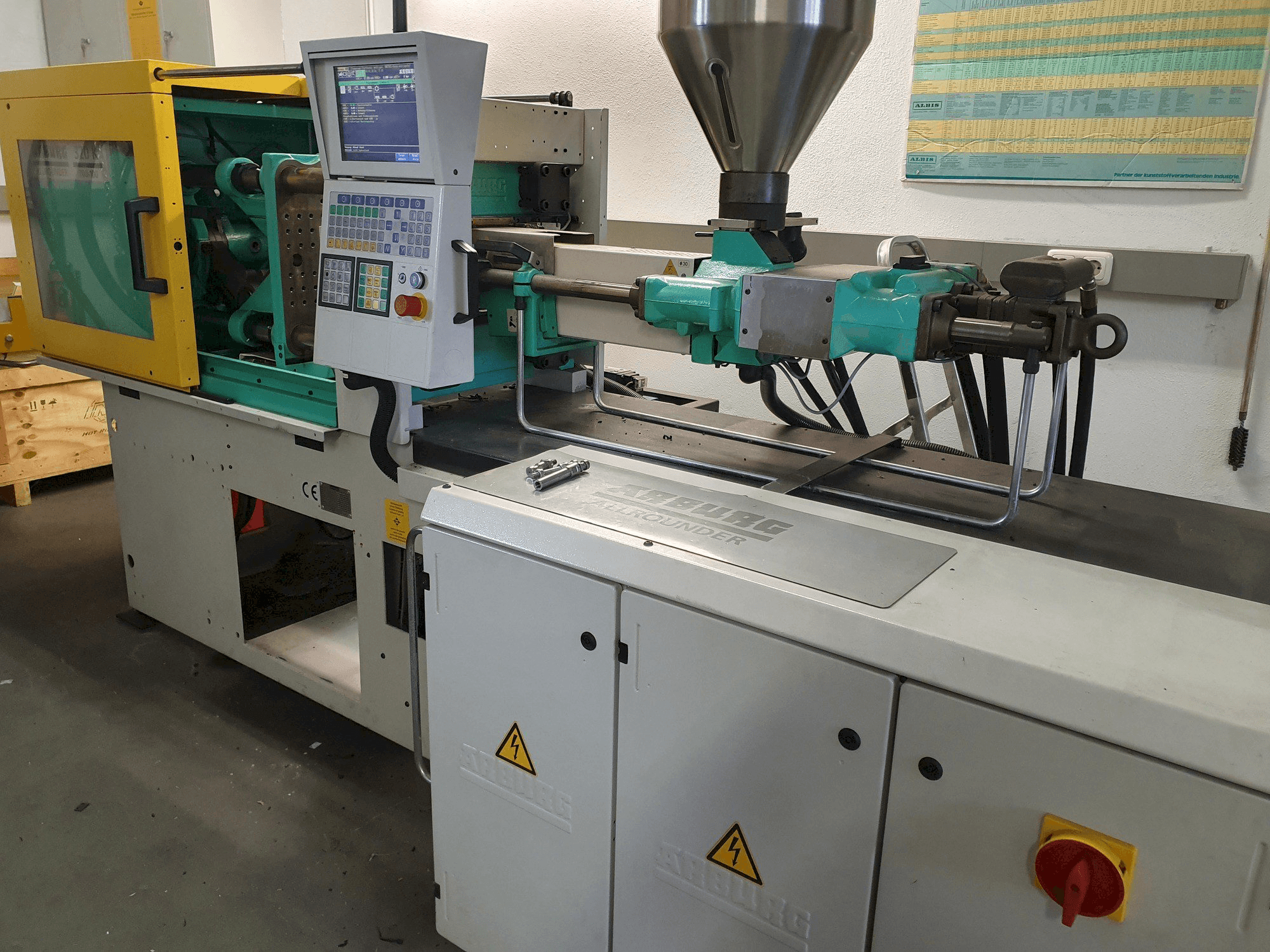 Masina Arburg Allrounder 320 KS 700-100 eestvaade