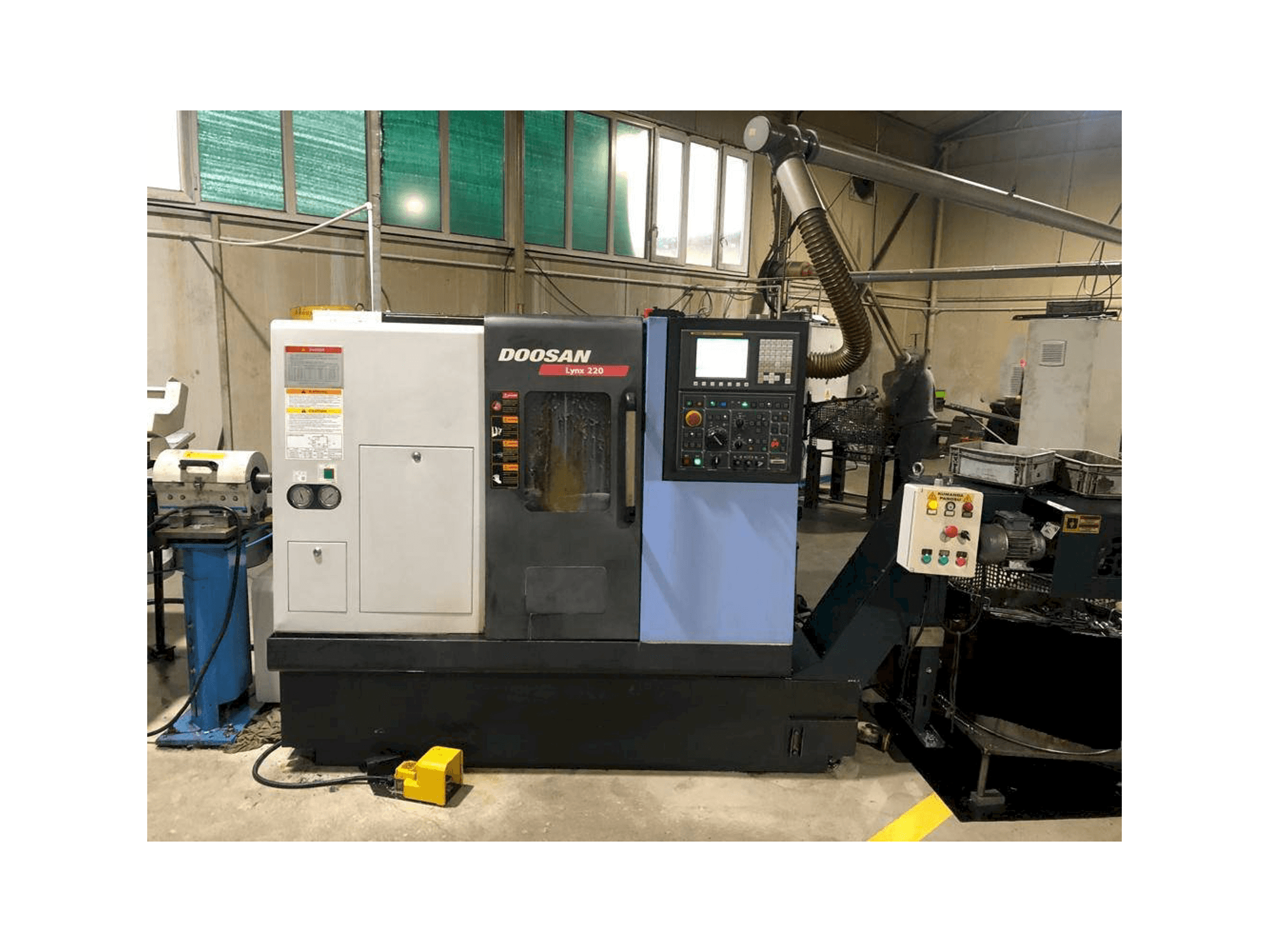 Masina Doosan Lynx 220 B eestvaade