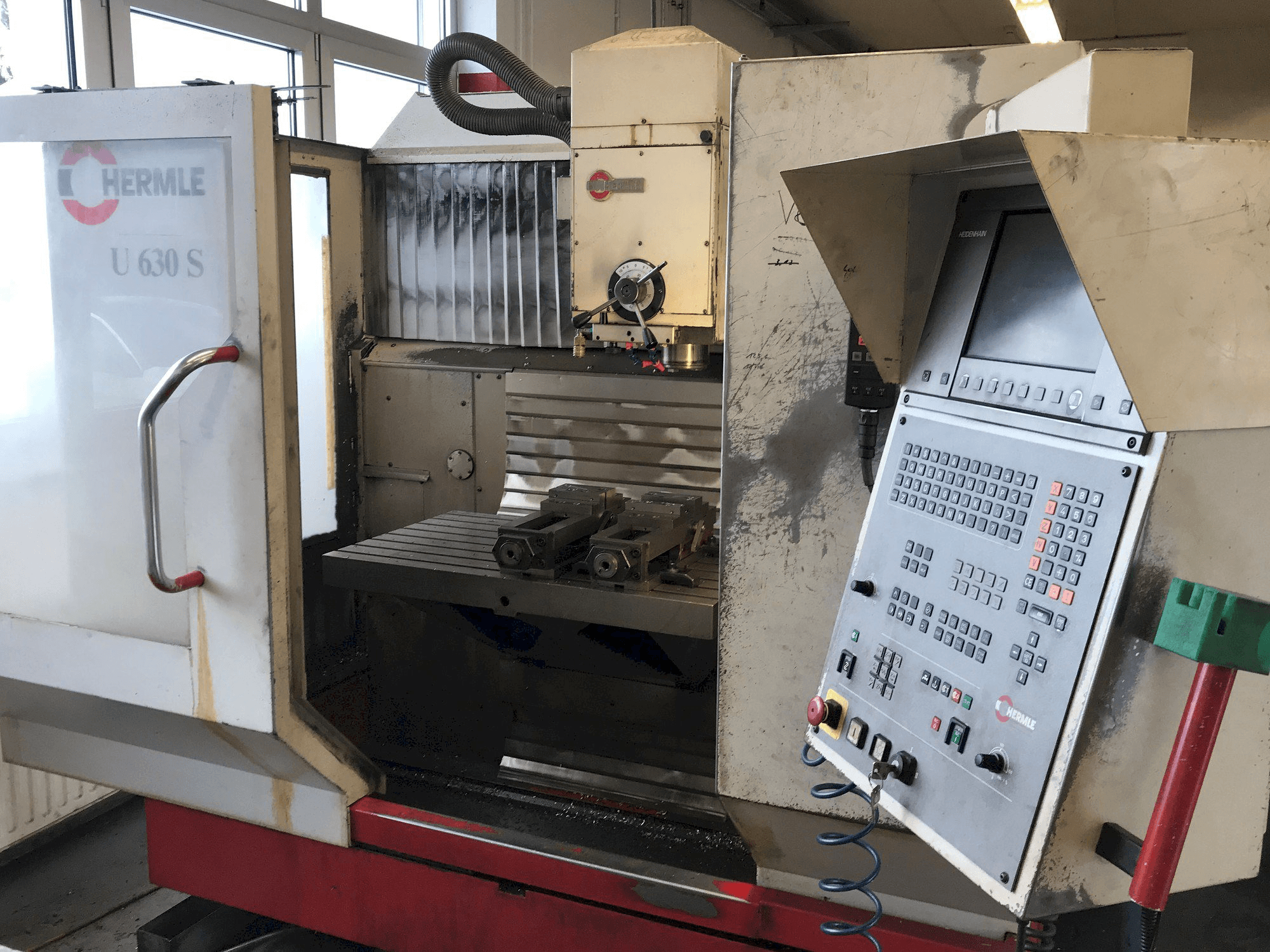 Masina HERMLE U 630 S eestvaade