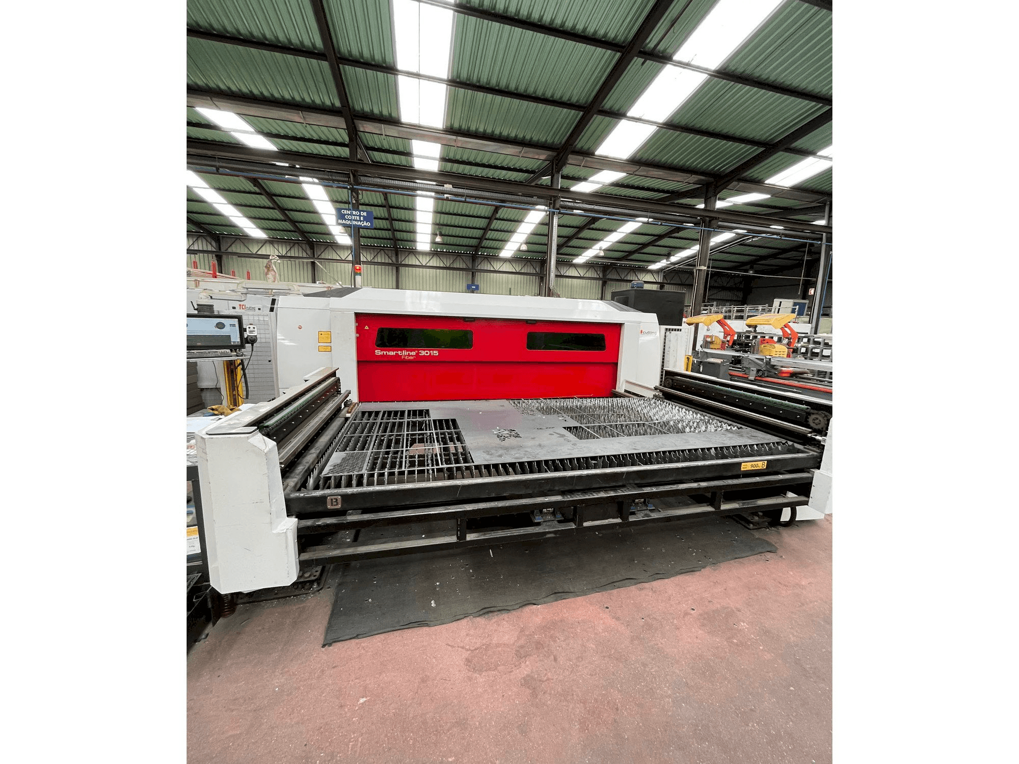 Masina TCI Smartline Fiber 3015 3KW eestvaade