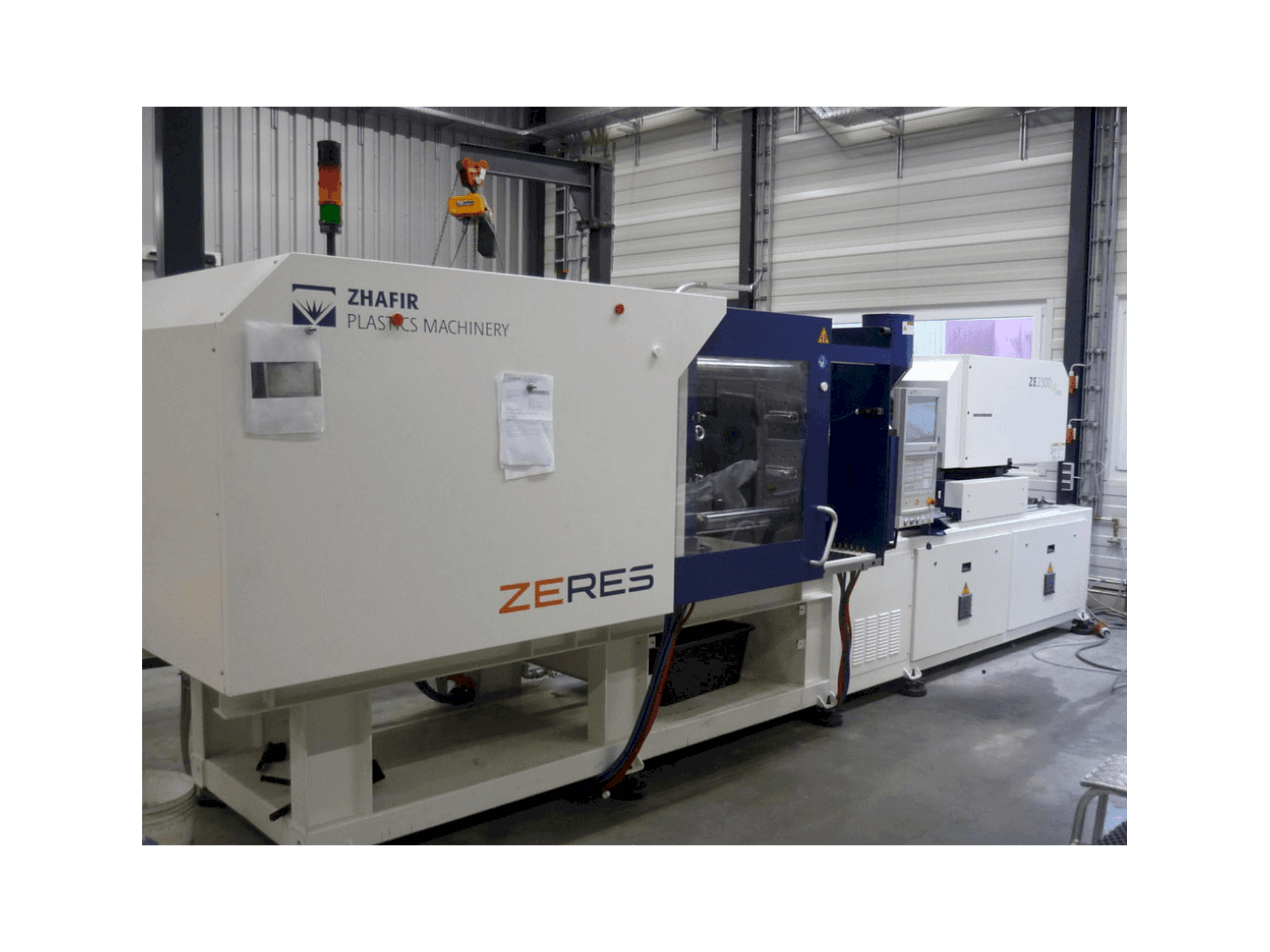 Masina ZHAFIR ZERES 2300 Haitian eestvaade