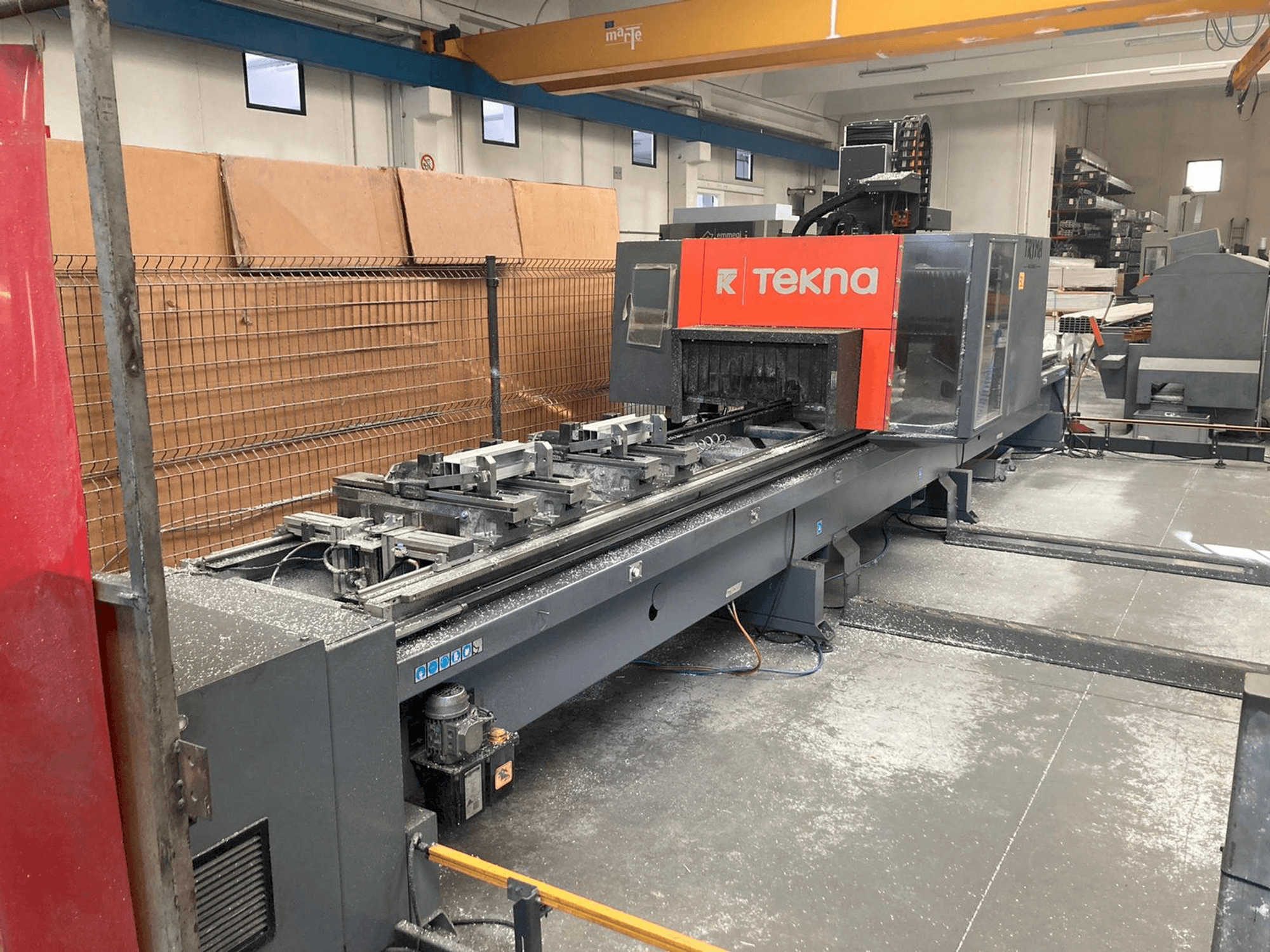 Masina Tekna TKE 944-7 eestvaade