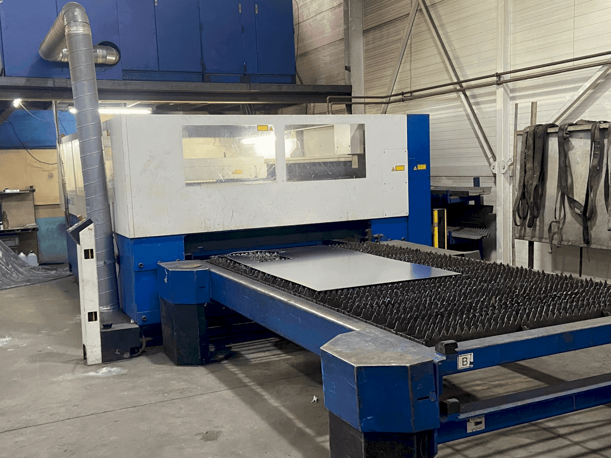 Masina TRUMPF TruLaser 3030 eestvaade
