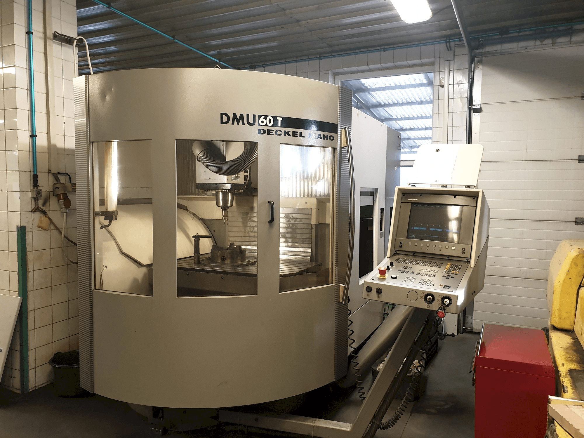 Masina DECKEL MAHO DMU 60T eestvaade