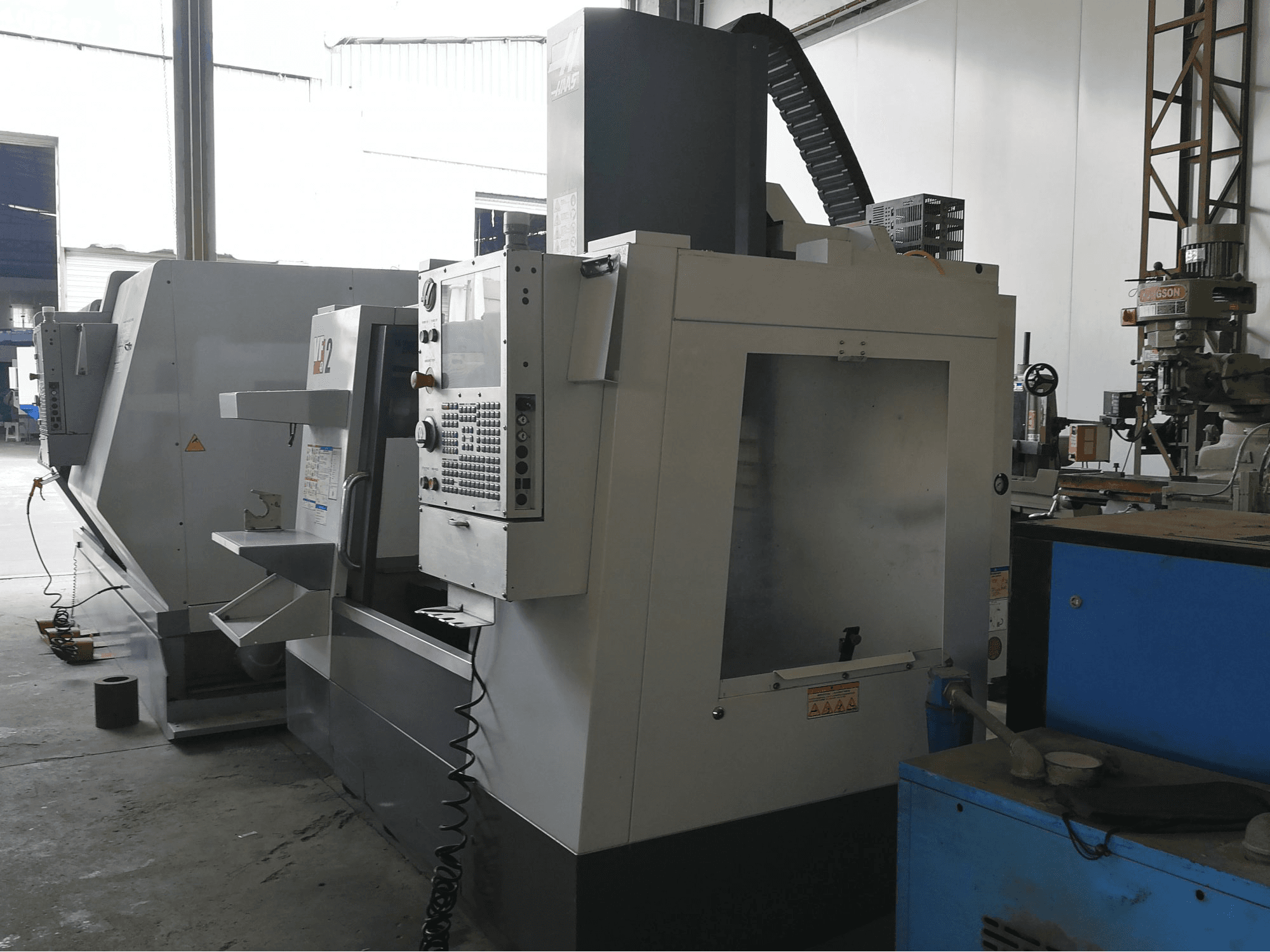 Masinavaade HAAS VF-2 paremalt