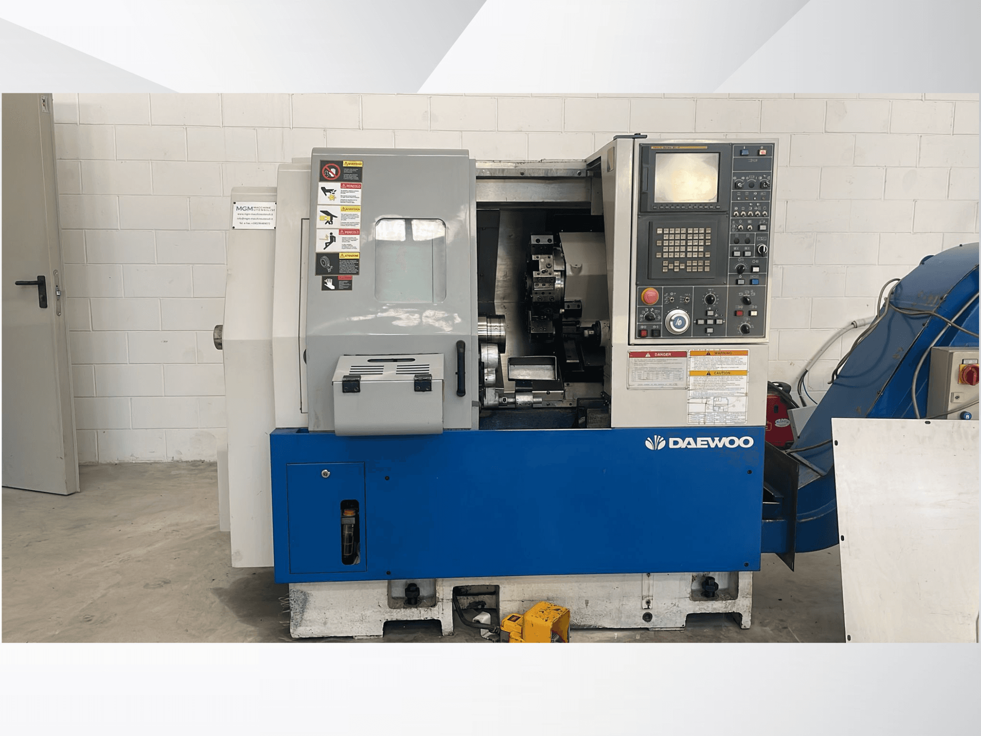 DAEWOO Lynx 210B horisontaalne treipingi esivaates, millel on juhtpaneel ja nähtavad masinad.