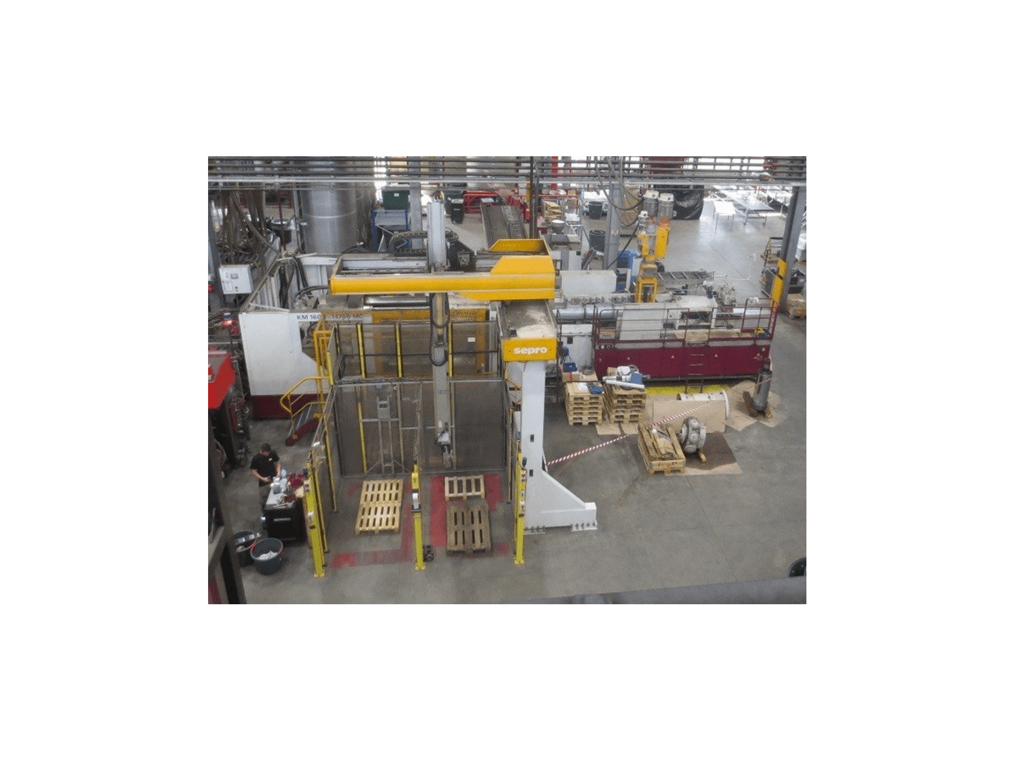 Masina Krauss Maffei KM 1600 MC SP 14700 eestvaade