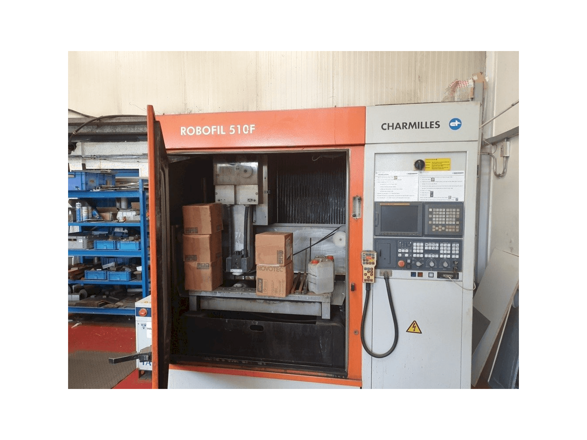 Masina CHARMILLES Robofil 510F eestvaade