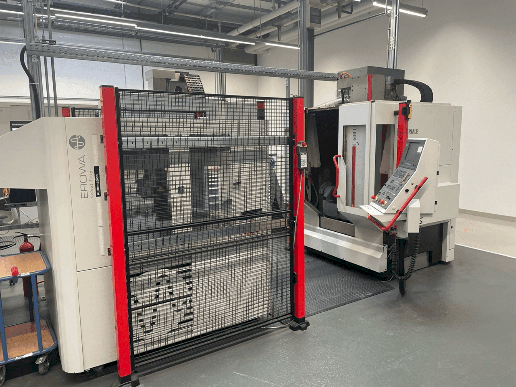 Masina HERMLE C 600-U + EROWA Robot easy automation eestvaade