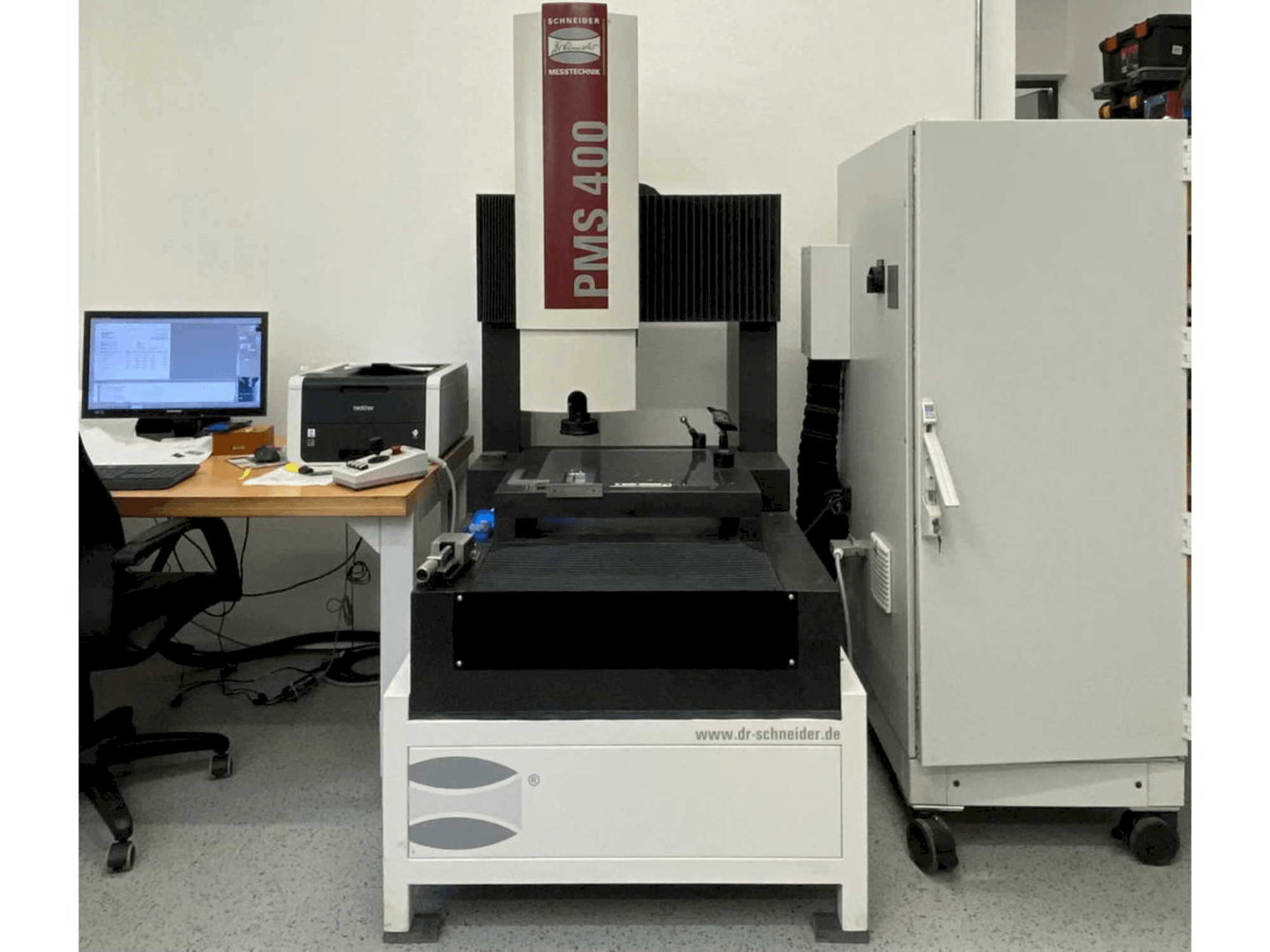 Masina HEINRICH SCHNEIDER PMS 400 eestvaade