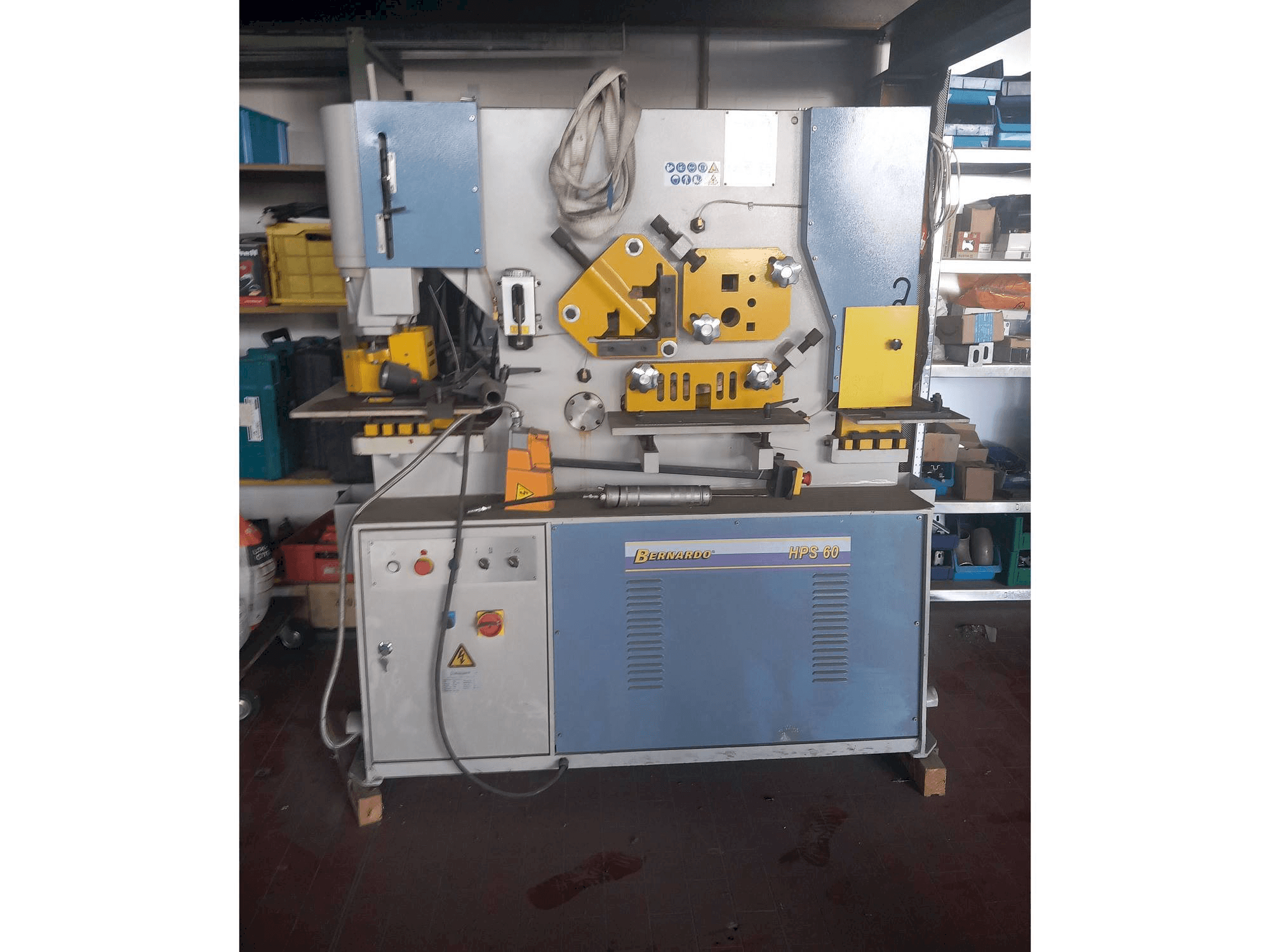 Masina Bernardo HPS 60 eestvaade