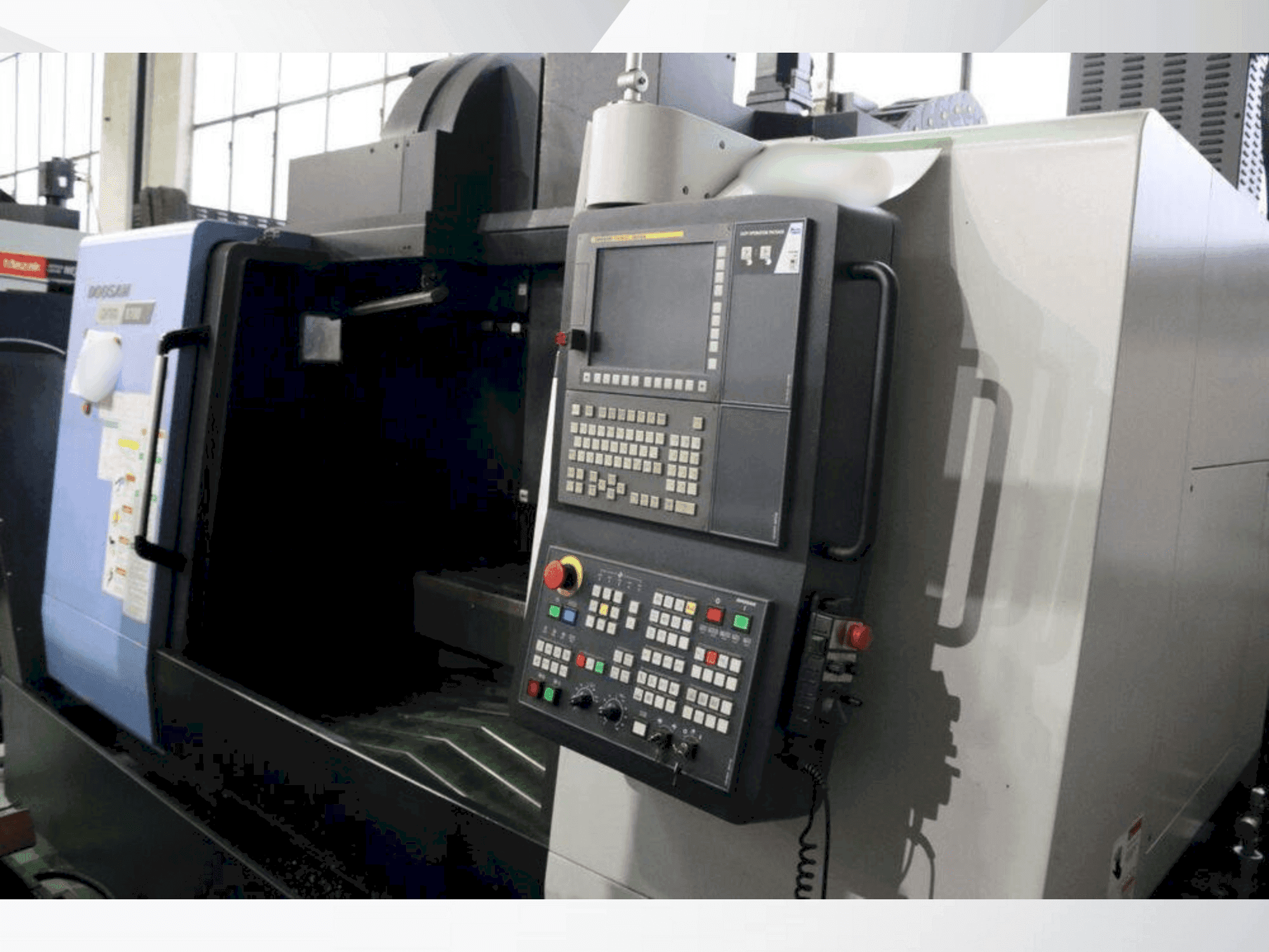 Masina DOOSAN DNM 6700 eestvaade