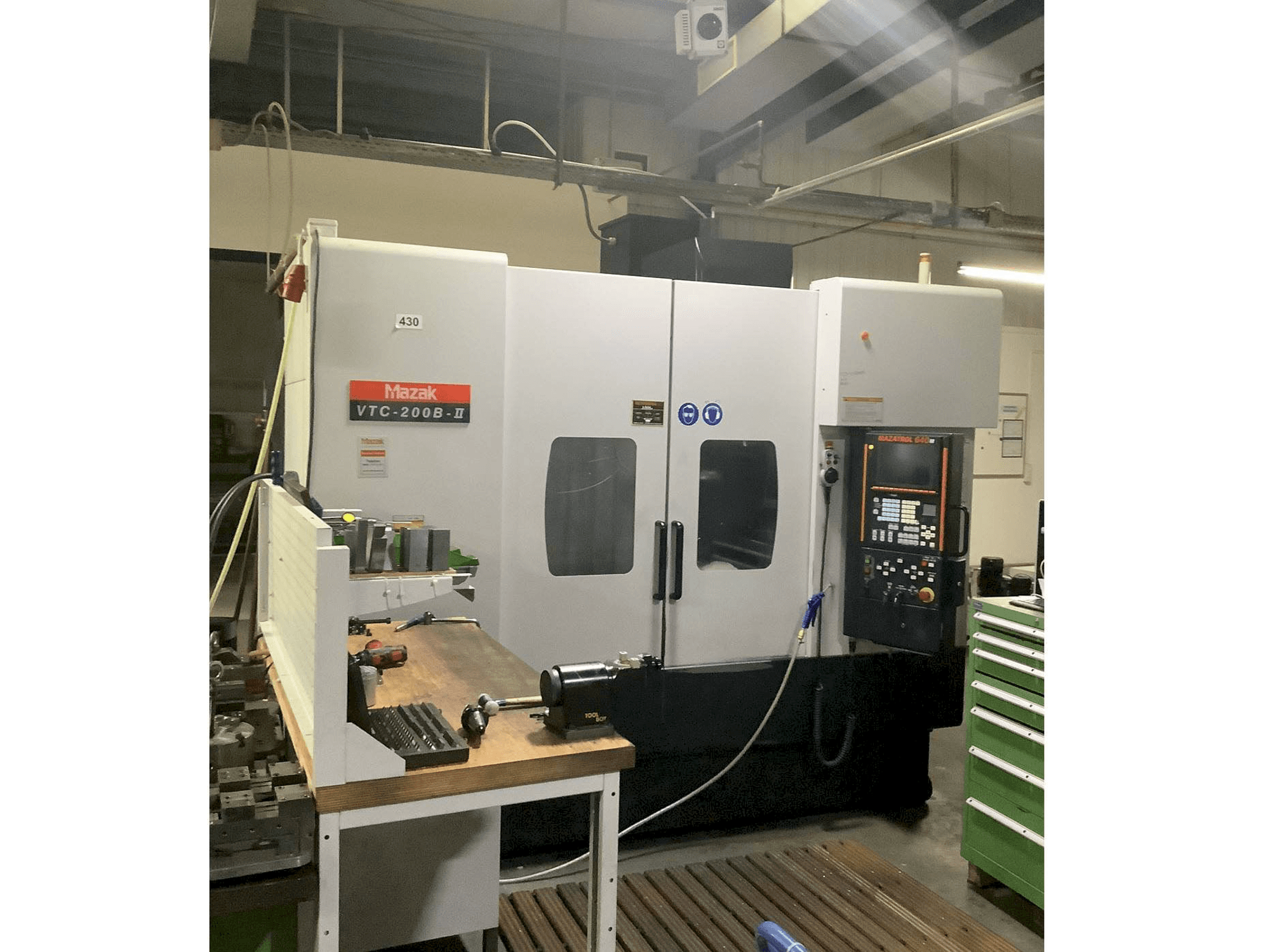 Masina Mazak VTC-200B-II eestvaade