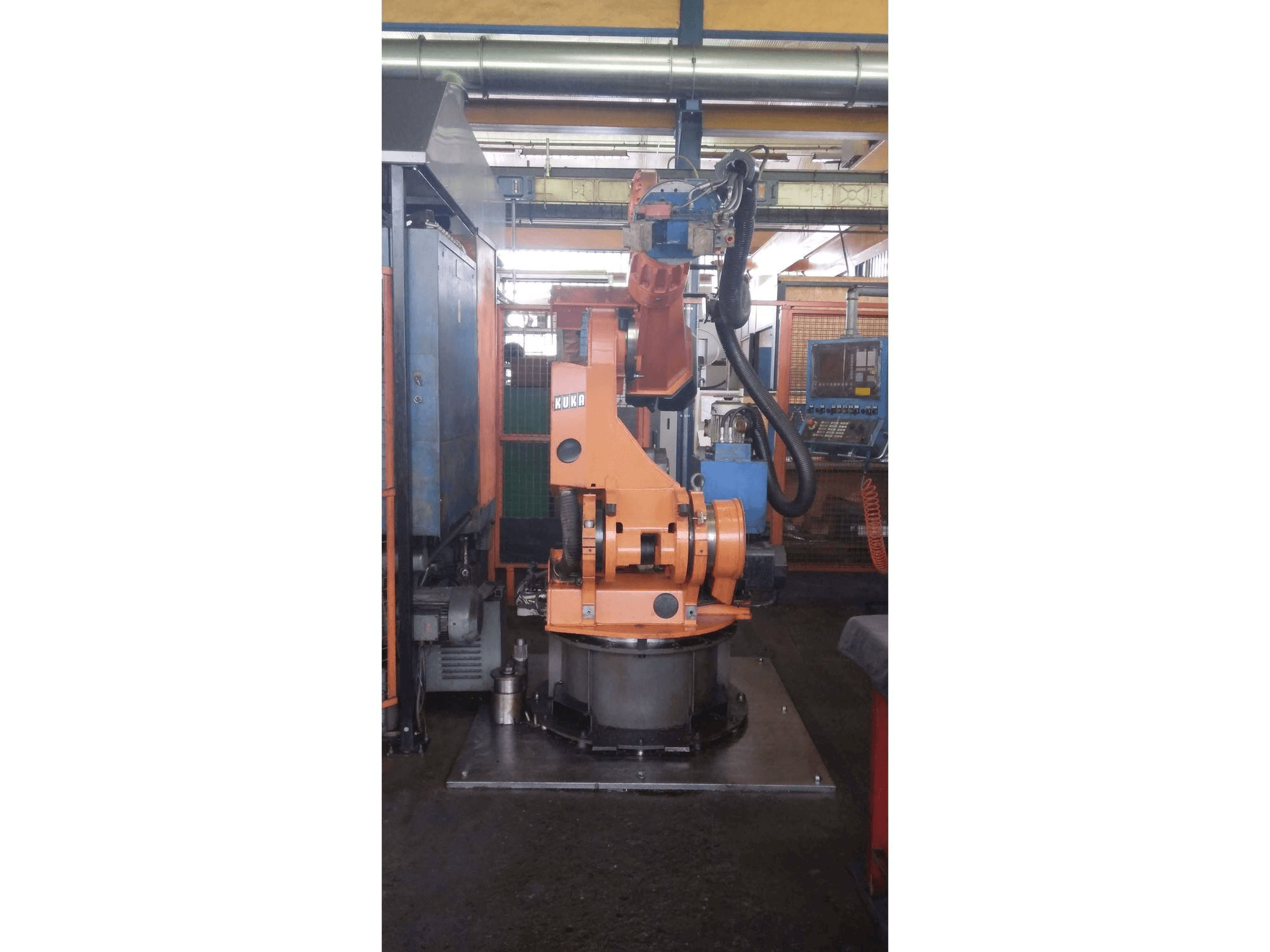 Masina KUKA IR 760/120.0 eestvaade