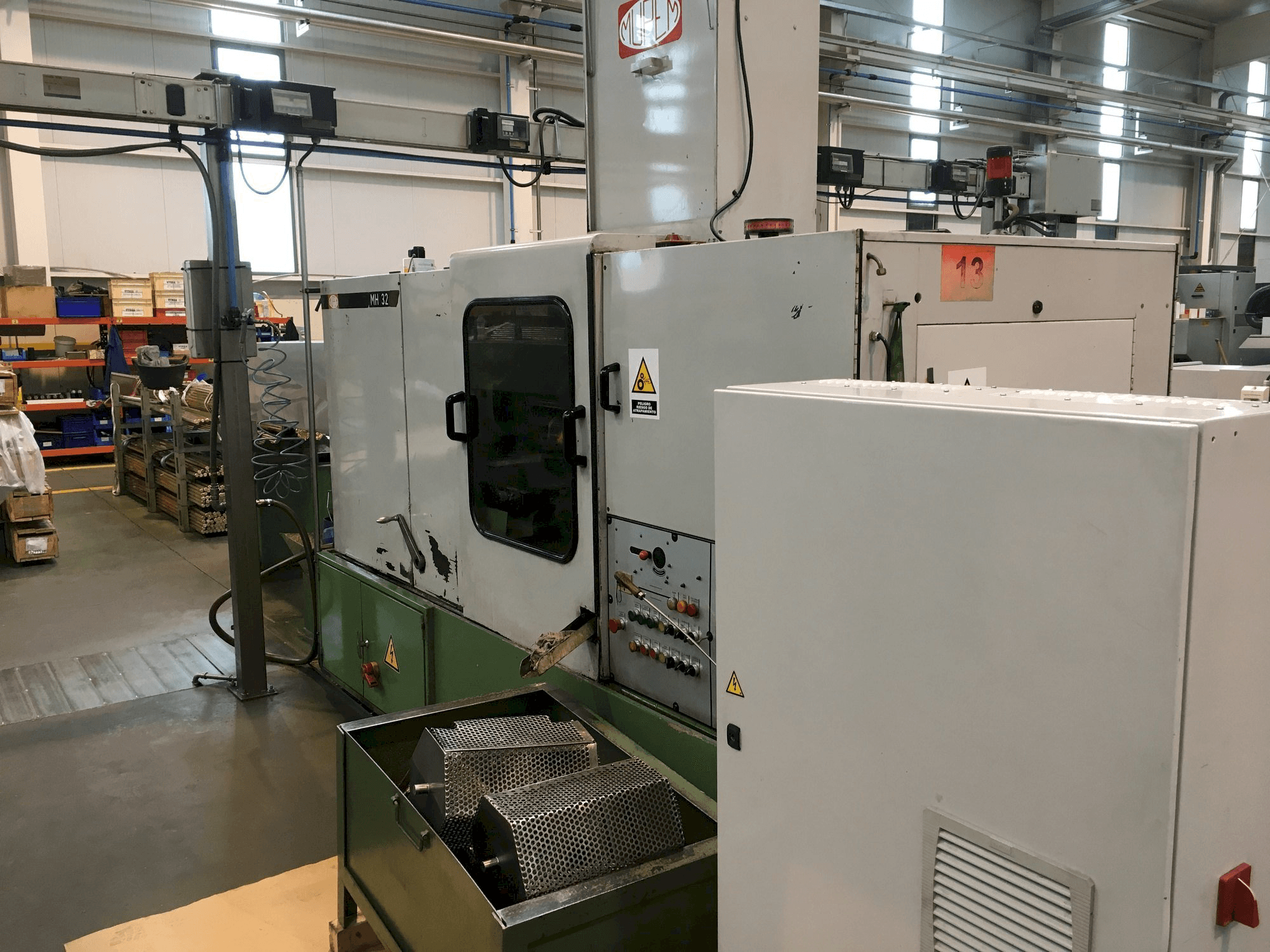 Masina Mupem MH 32 eestvaade