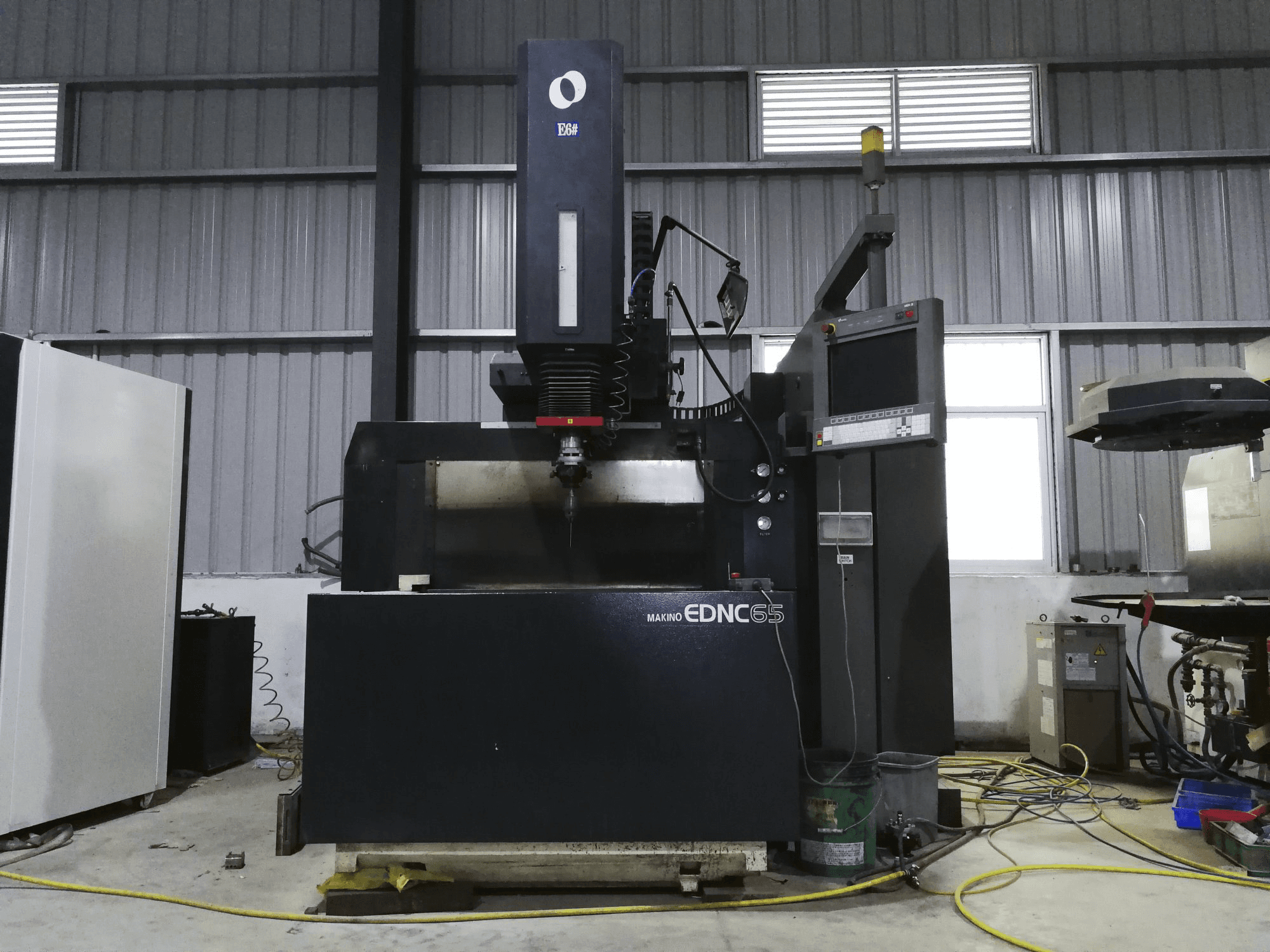 Masina Makino EDNC65 eestvaade