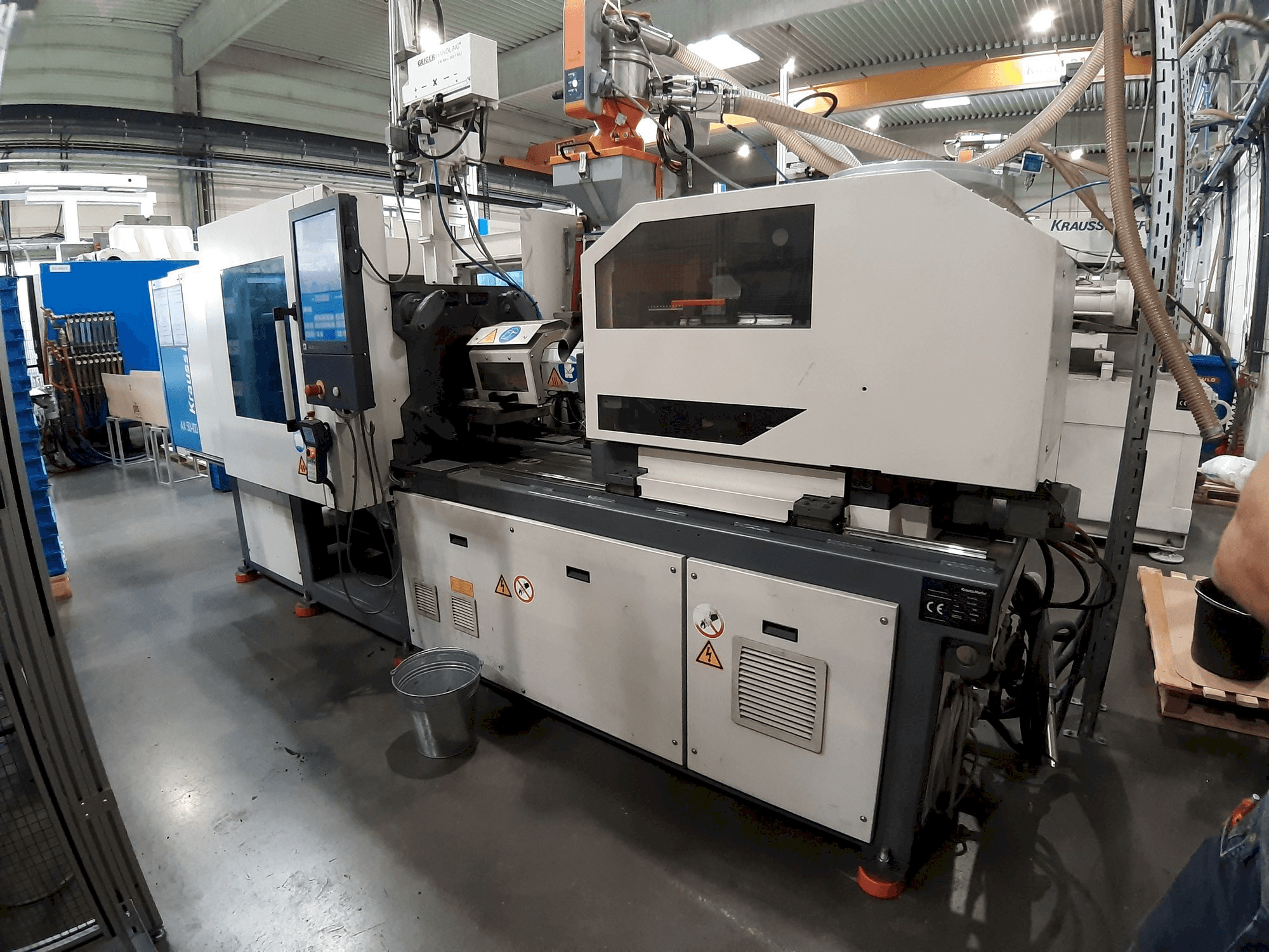 Masina Krauss Maffei 50 - 100 AX eestvaade