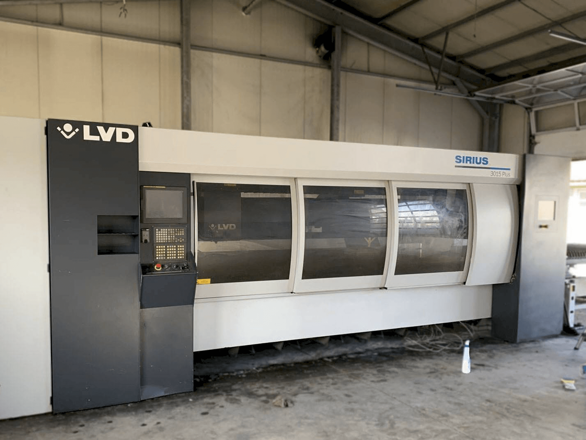 Masina LVD Sirius Plus 3015 eestvaade