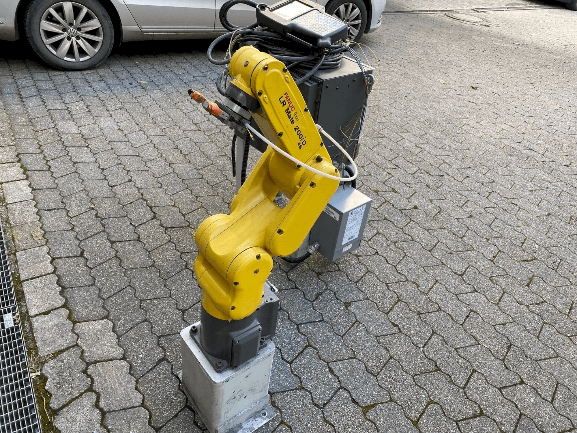 Masina FANUC LR Mate 200iD/4S eestvaade