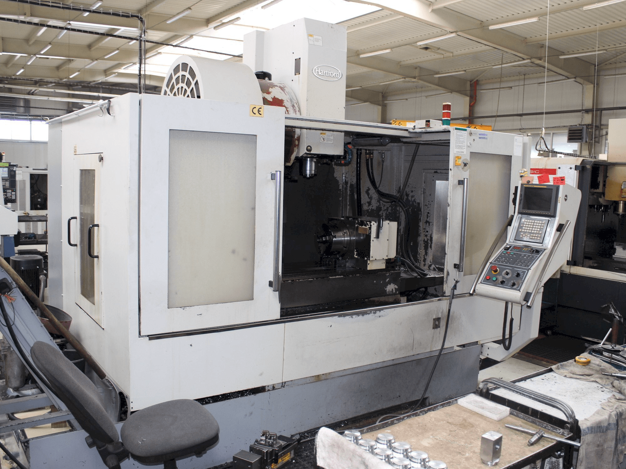 Masina Hartford VMC 1270A eestvaade