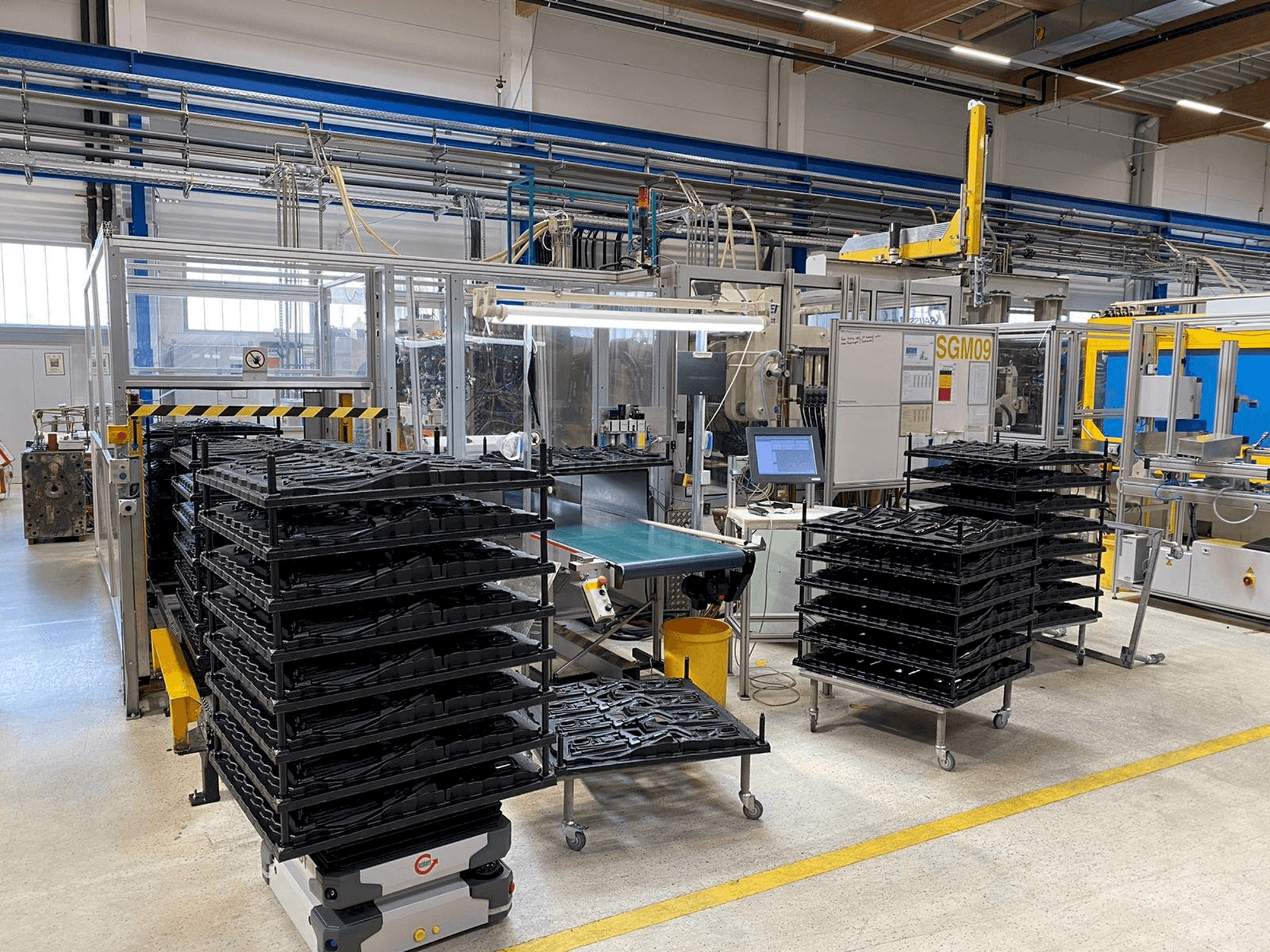 Masina Krauss Maffei 650-1900-520 CZ Multinject eestvaade