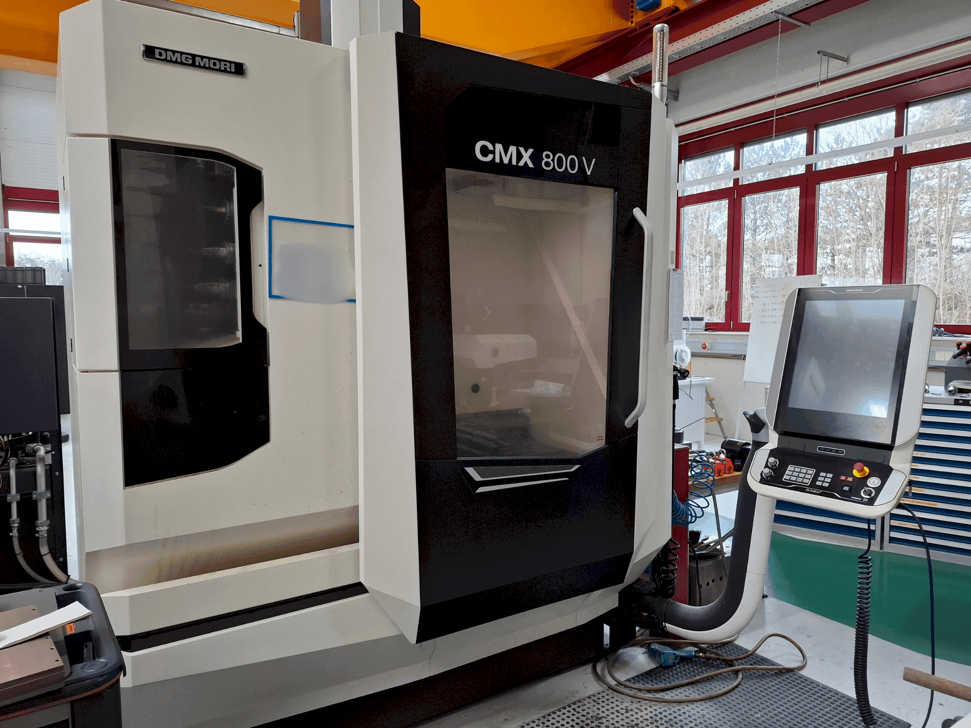 Masina DMG MORI CMX 800V eestvaade