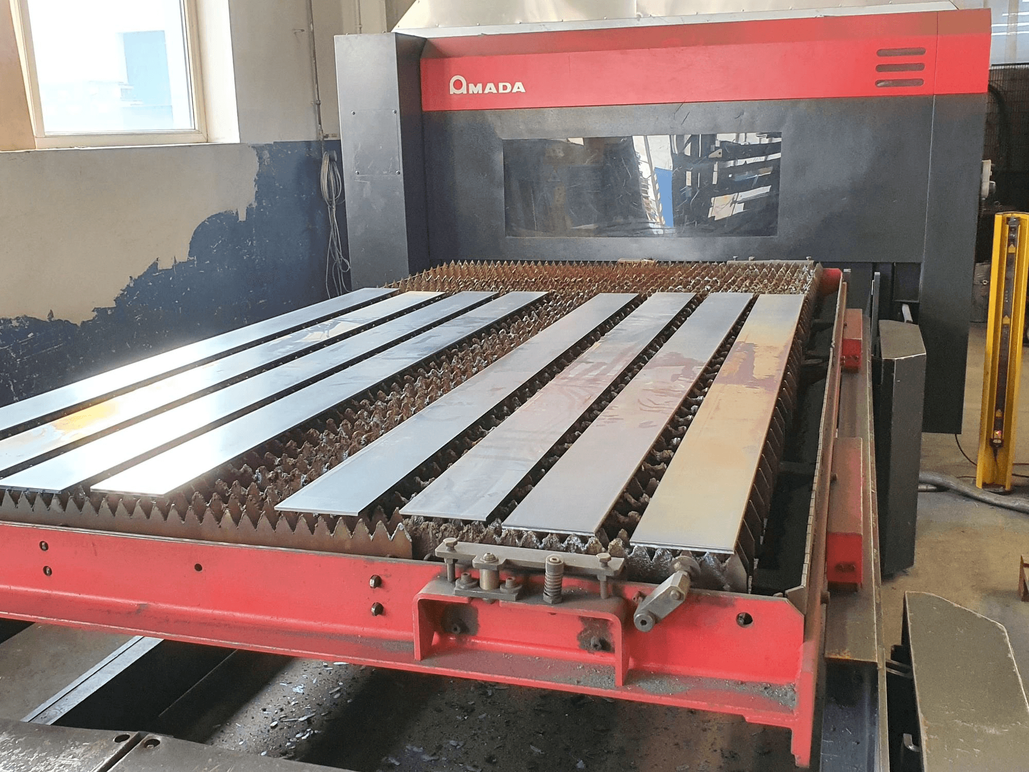 Masina AMADA FO-3015 MII NT CI eestvaade