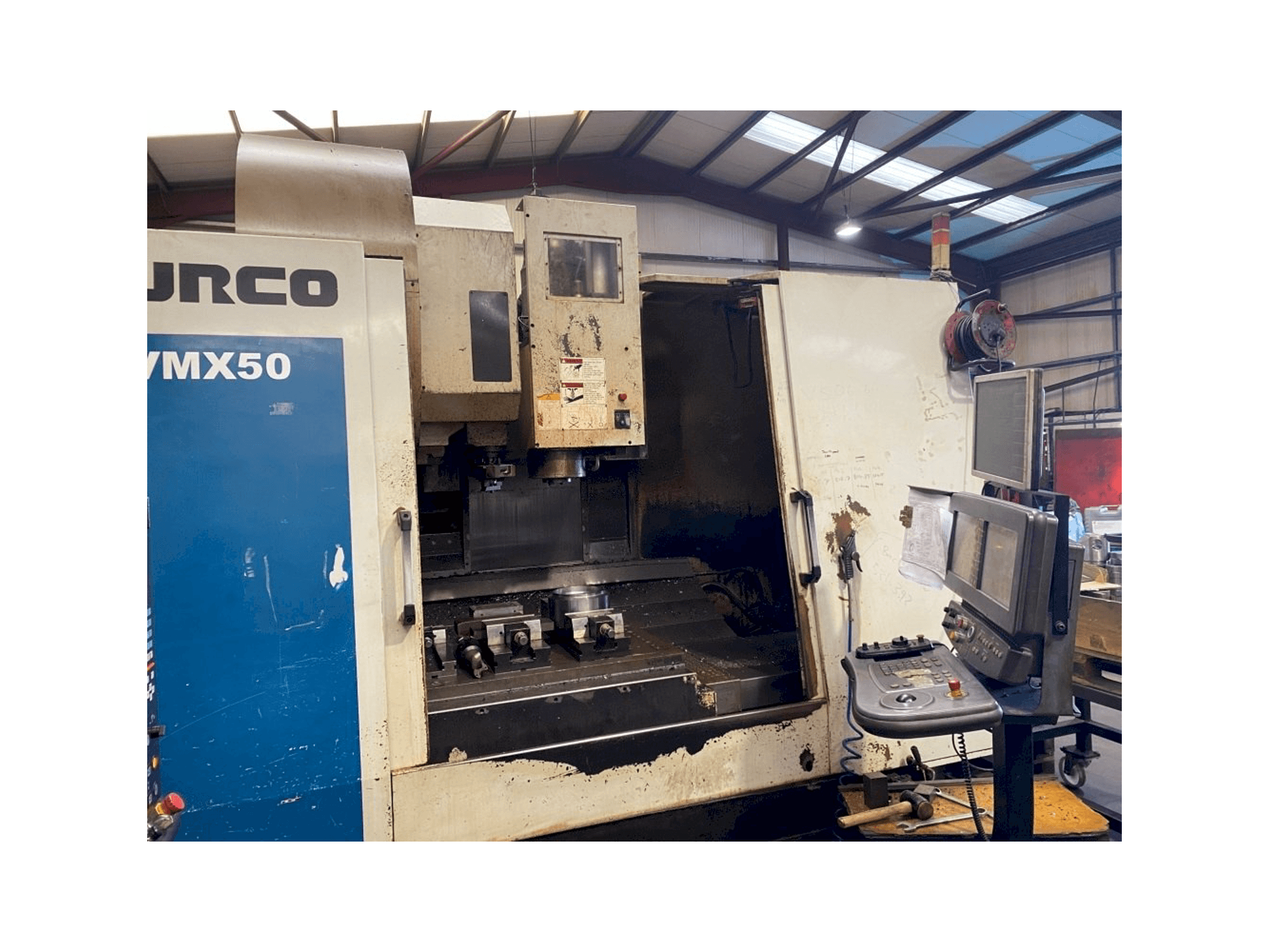Masina Hurco VMX 50/50T eestvaade