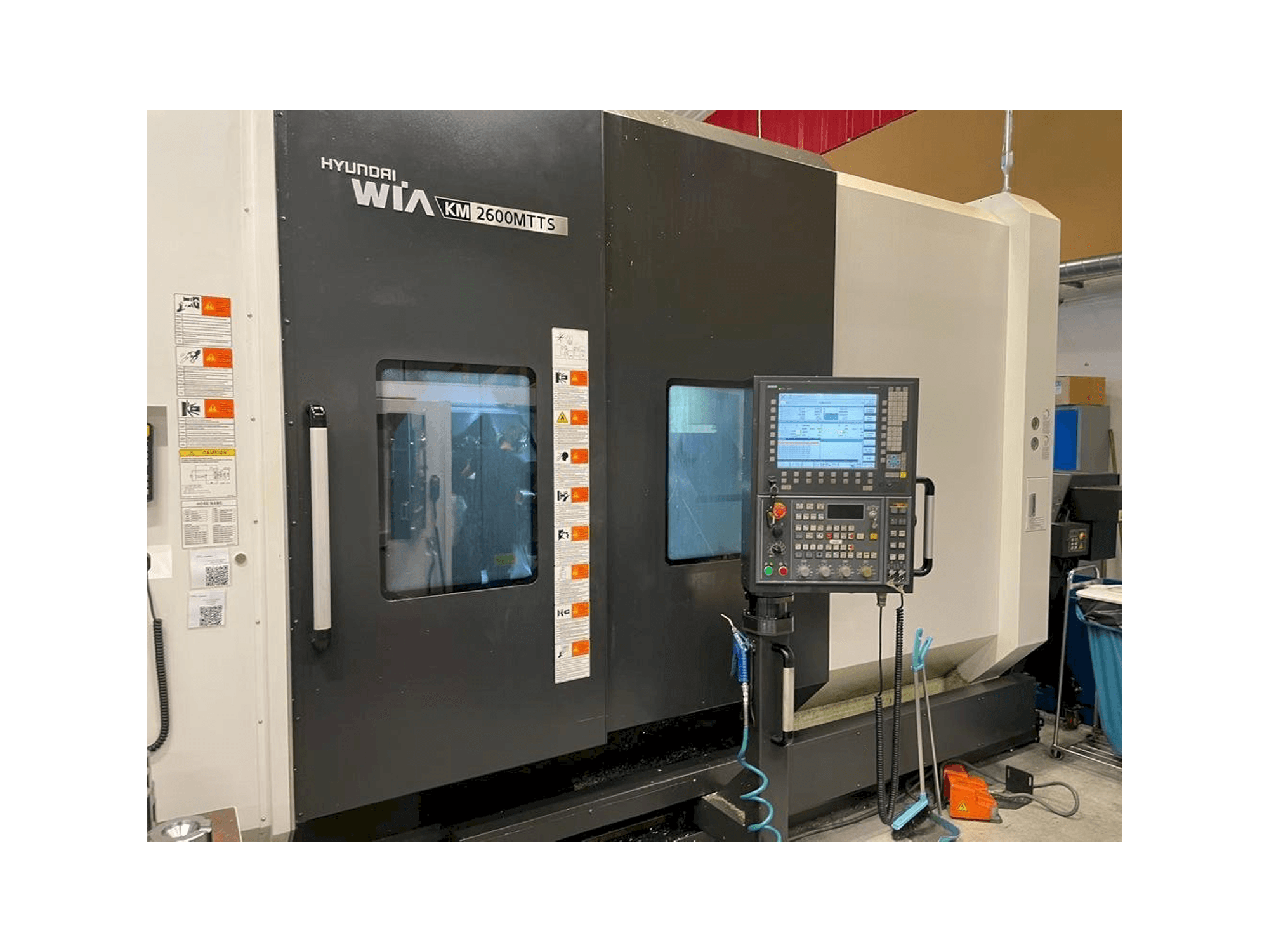 Masina Hyundai Wia KM 2600 MTTS eestvaade