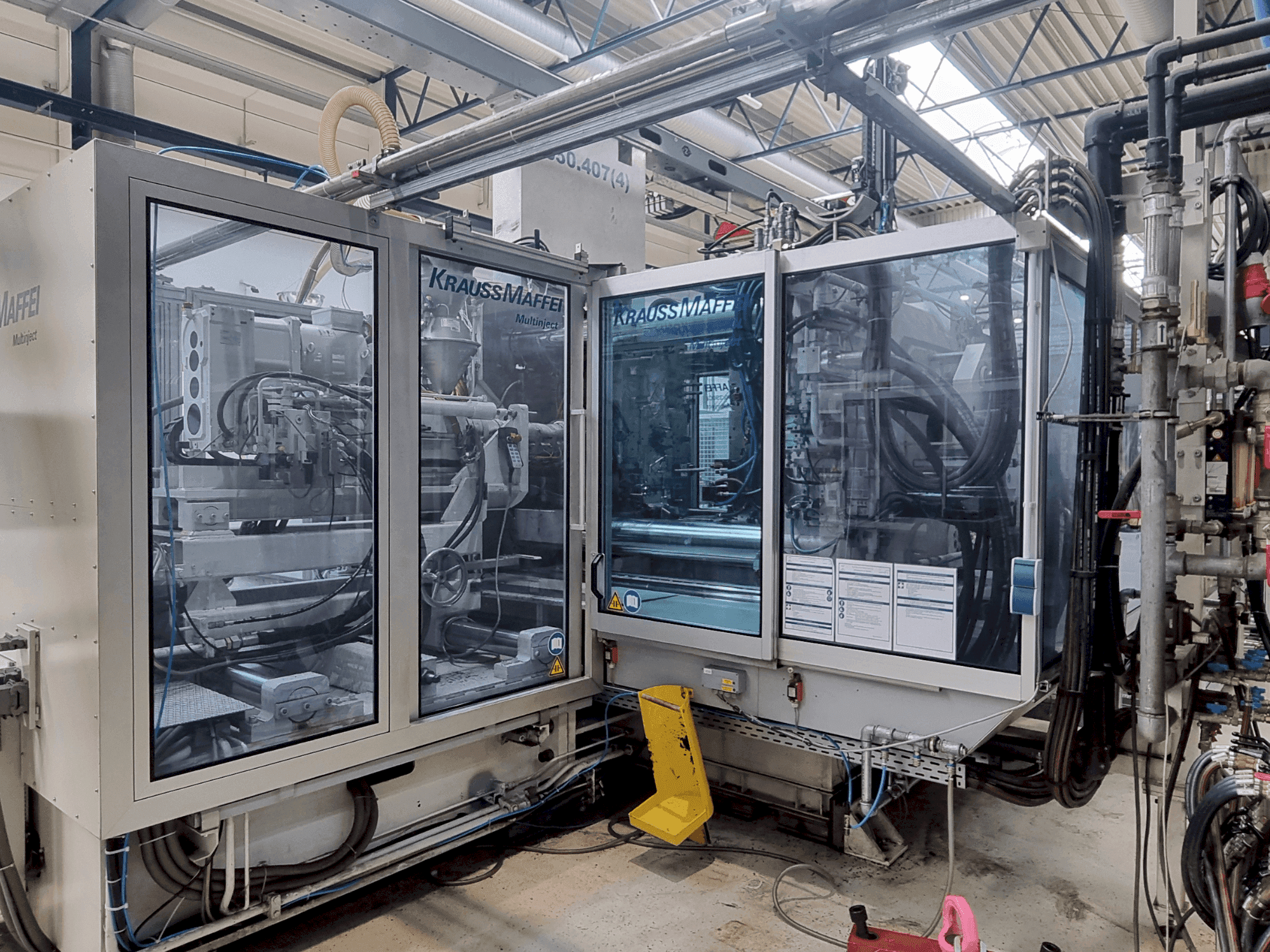 Masina Krauss Maffei 650-2700-390 CL eestvaade