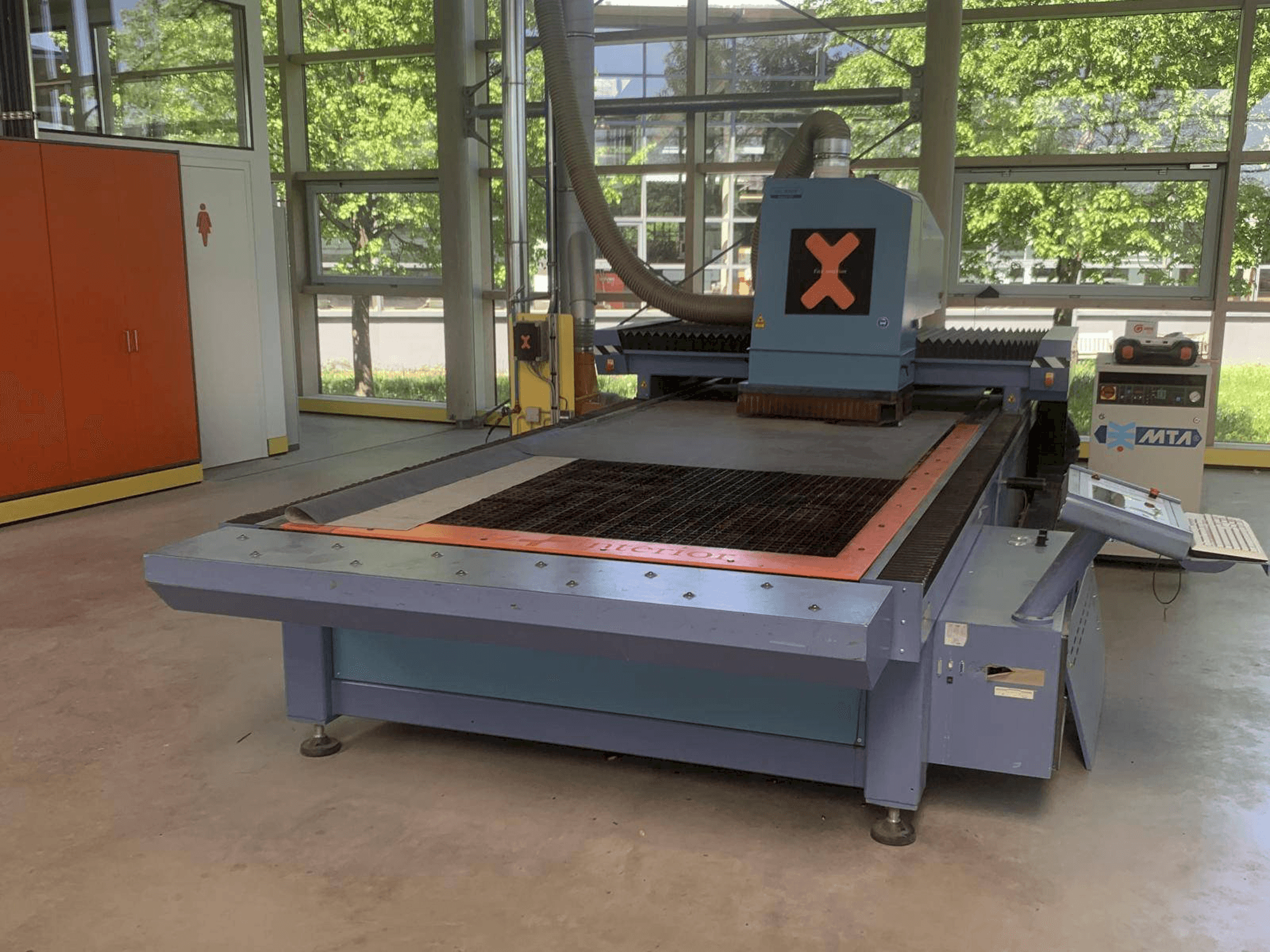 Masina SEI X-TYPE eestvaade