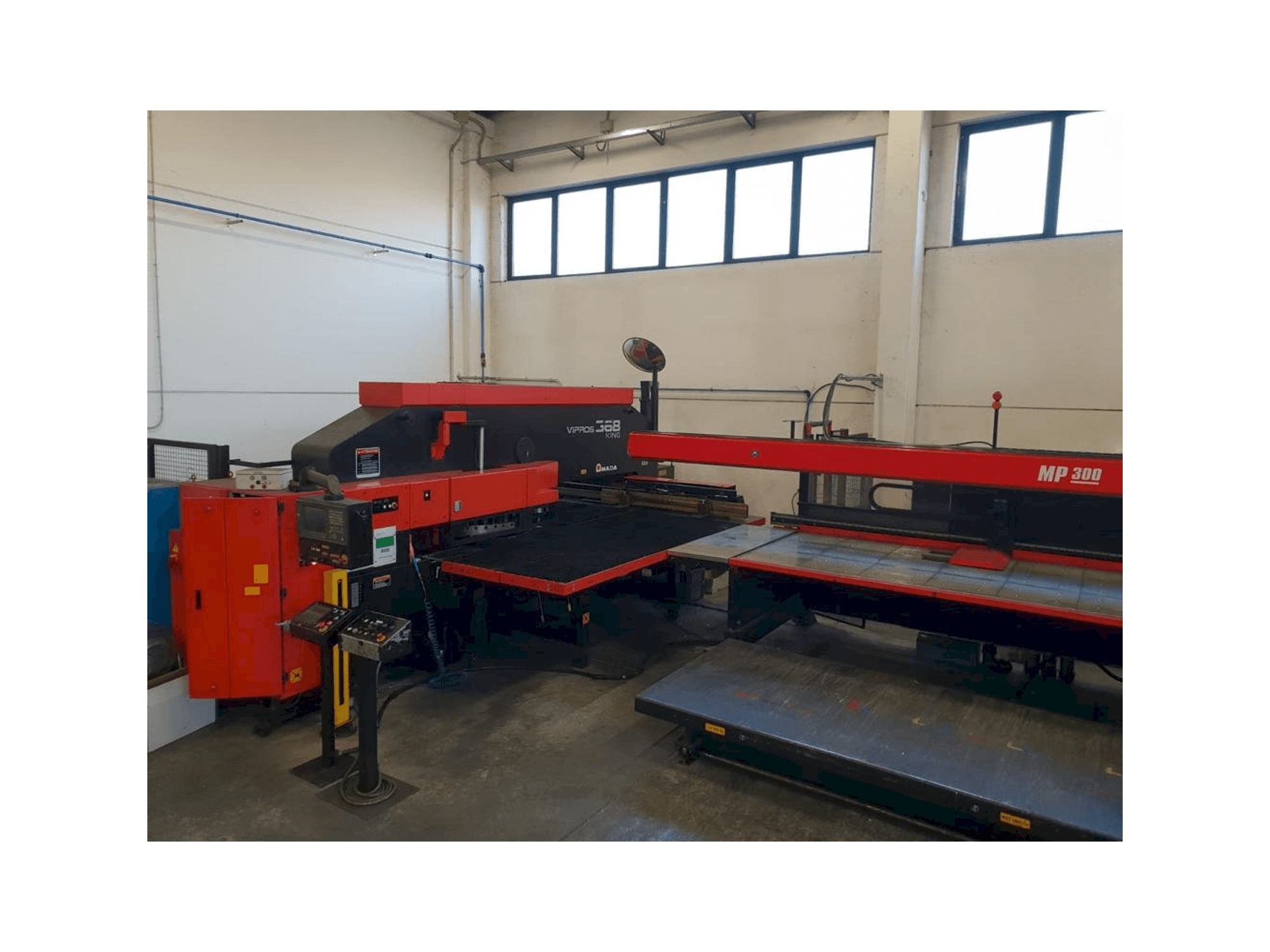 Masina AMADA VIPROS 368 KING eestvaade