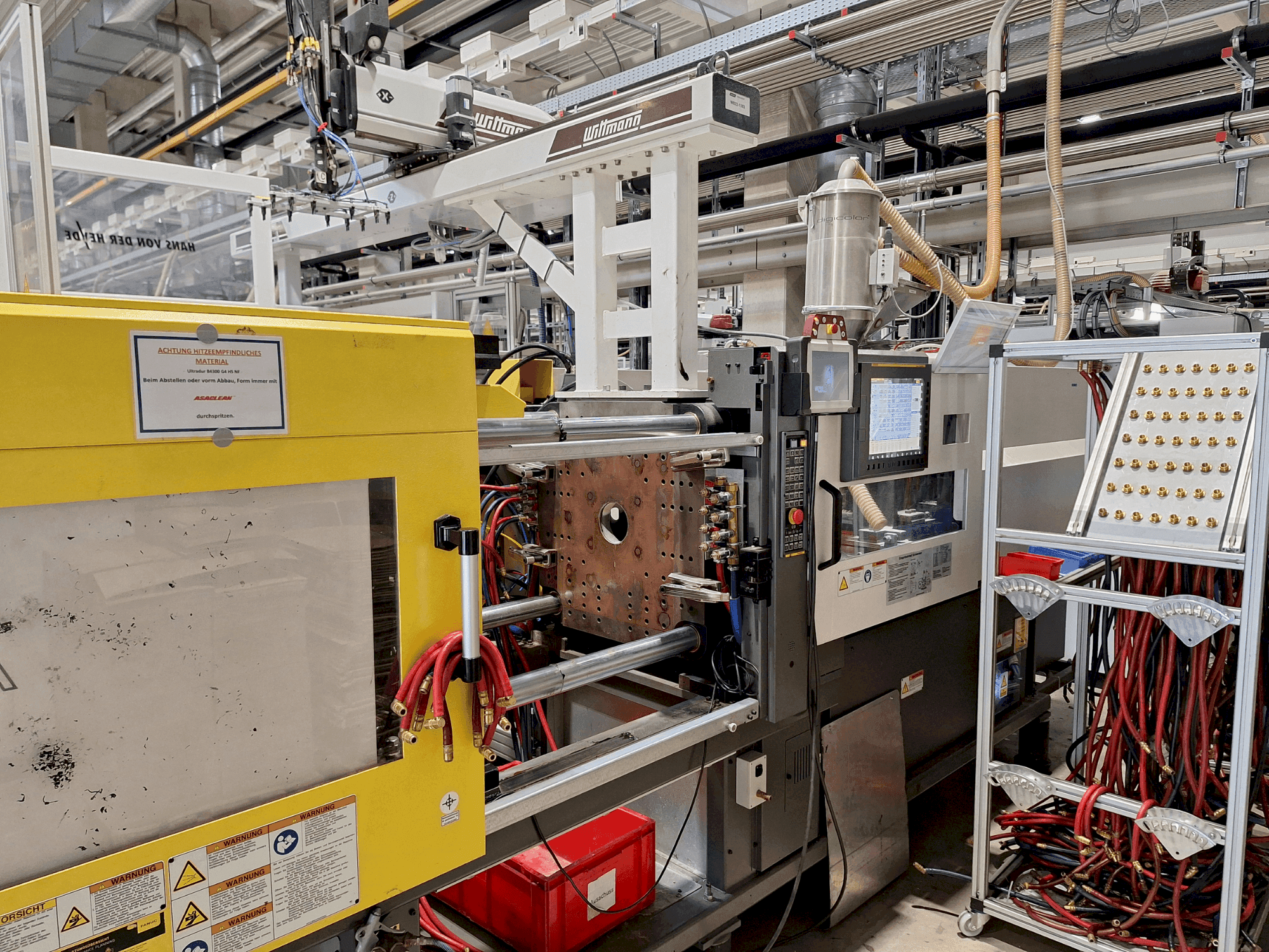 Masina FANUC Roboshot S130iA eestvaade